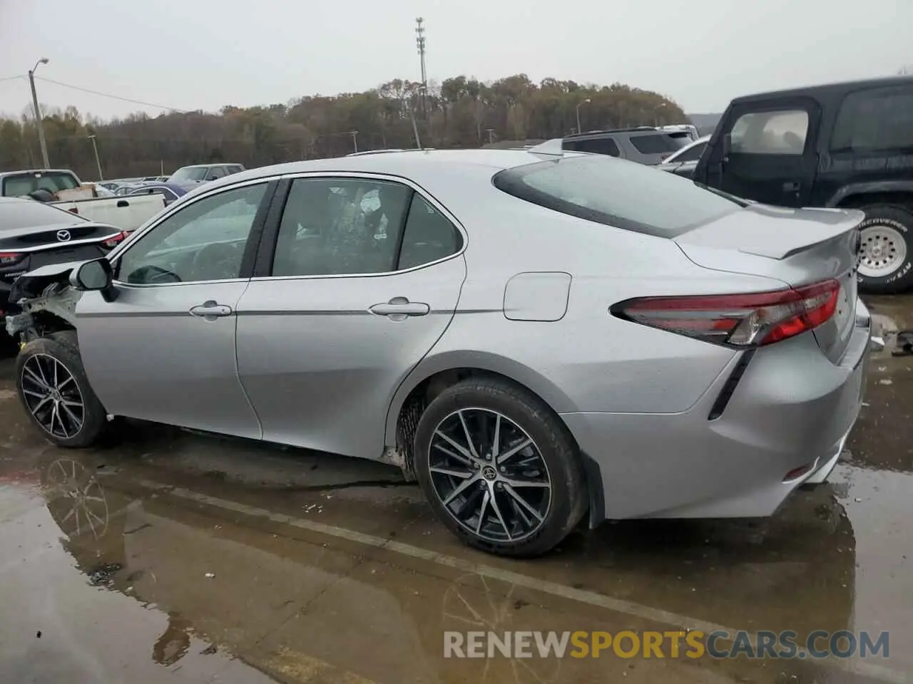 2 fotografías del automóvil dañado 4T1G11AK0RU892754 TOYOTA CAMRY 2024