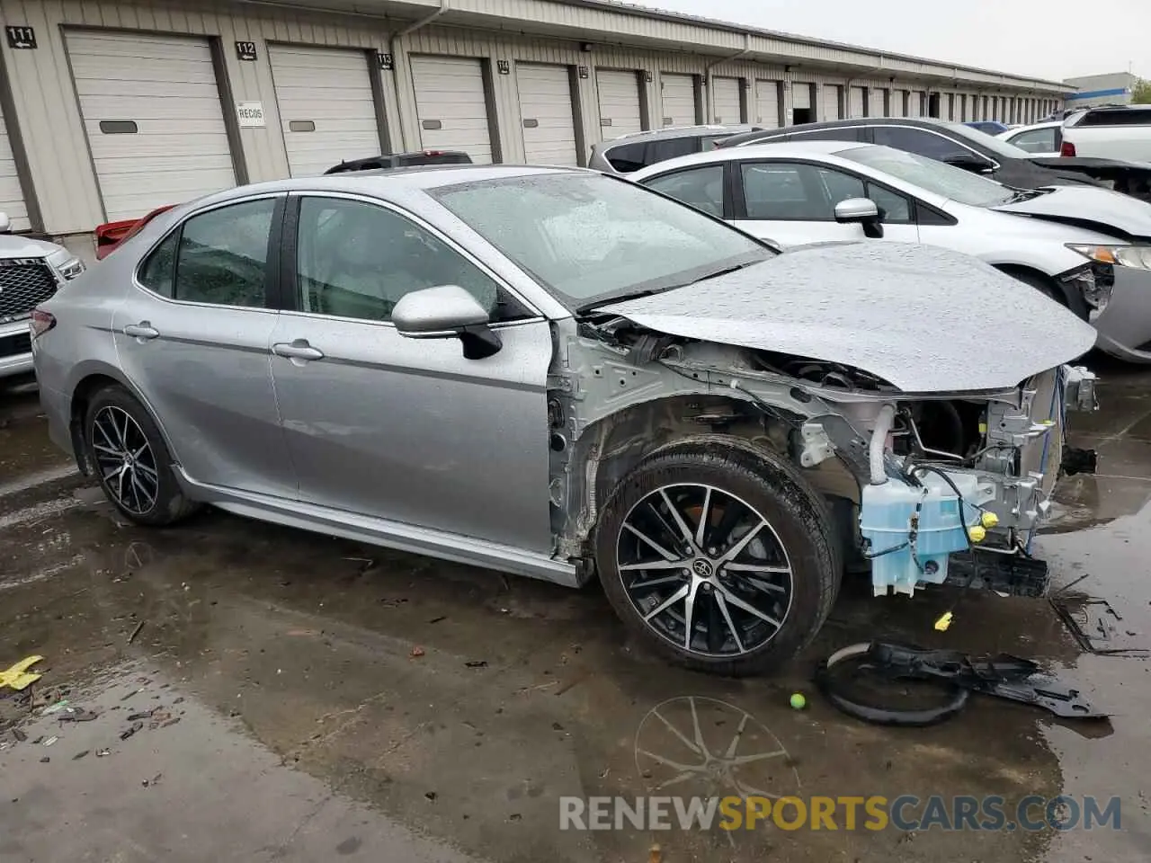 4 fotografías del automóvil dañado 4T1G11AK0RU892754 TOYOTA CAMRY 2024