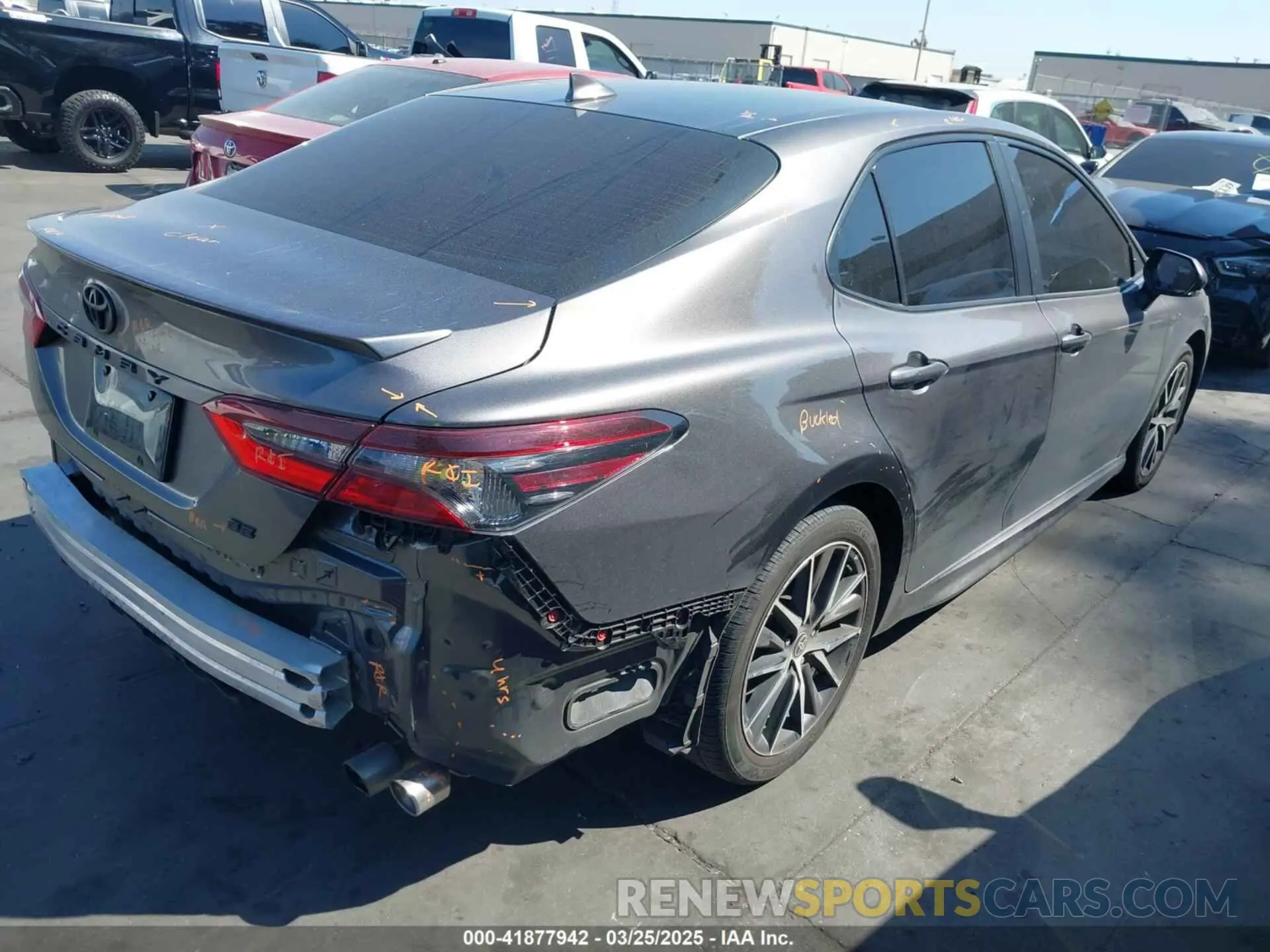 4 fotografías del automóvil dañado 4T1G11AK0RU917443 TOYOTA CAMRY 2024