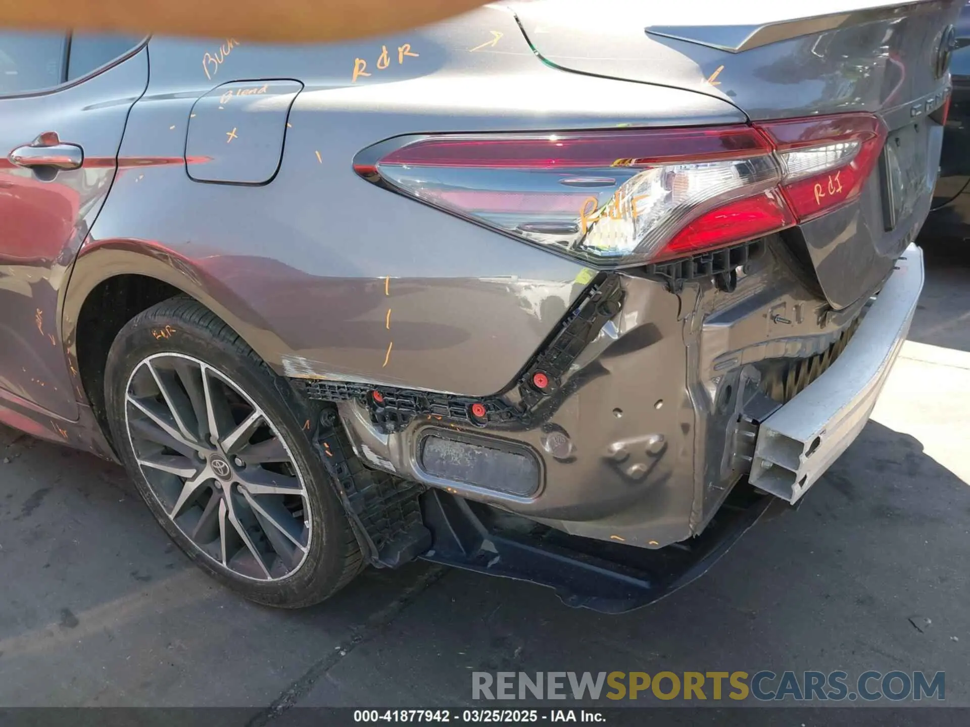 6 fotografías del automóvil dañado 4T1G11AK0RU917443 TOYOTA CAMRY 2024