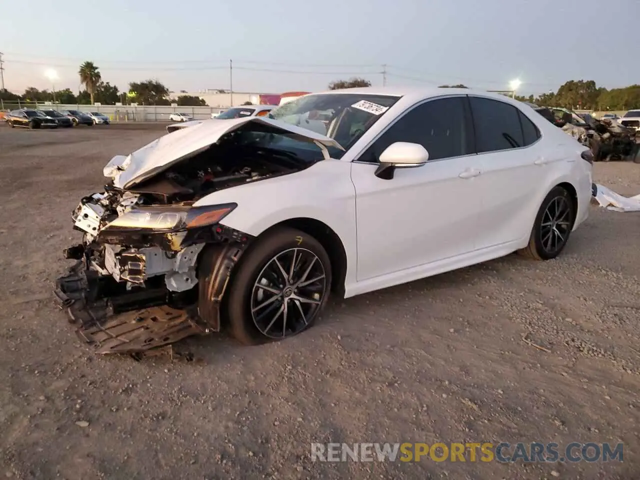 1 fotografías del automóvil dañado 4T1G11AK0RU919368 TOYOTA CAMRY 2024