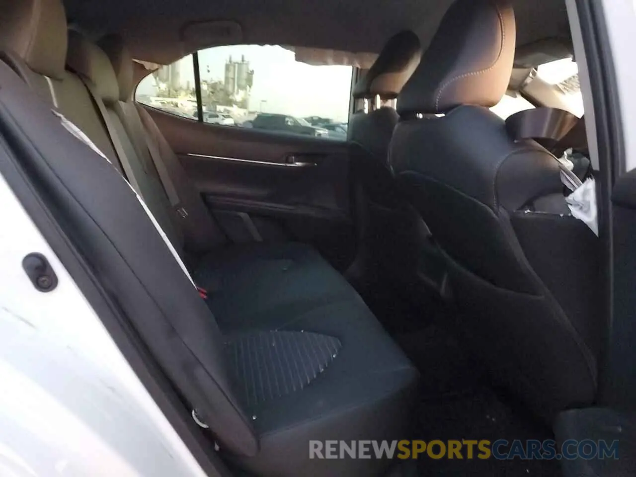 10 fotografías del automóvil dañado 4T1G11AK0RU919368 TOYOTA CAMRY 2024