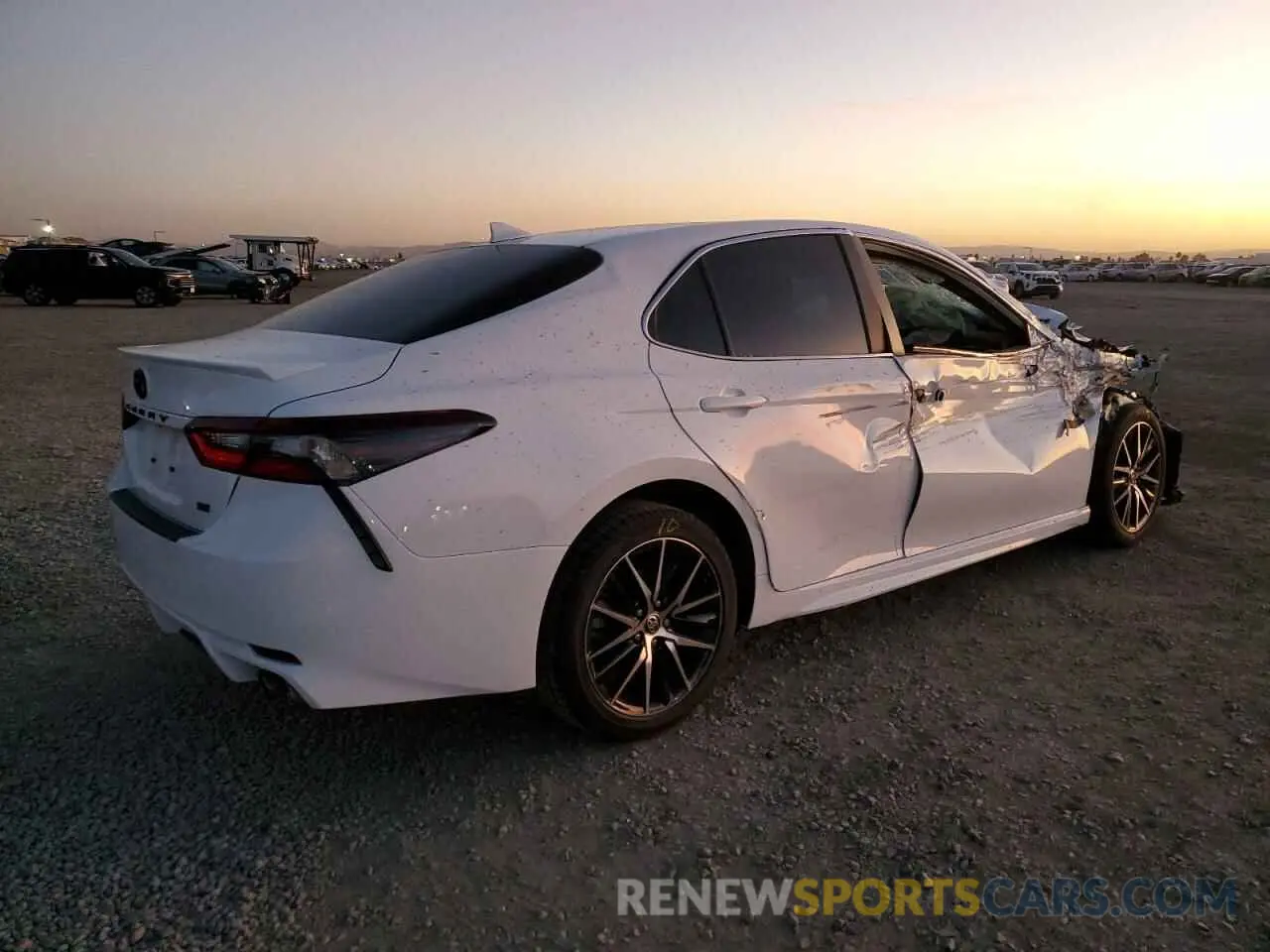 3 fotografías del automóvil dañado 4T1G11AK0RU919368 TOYOTA CAMRY 2024