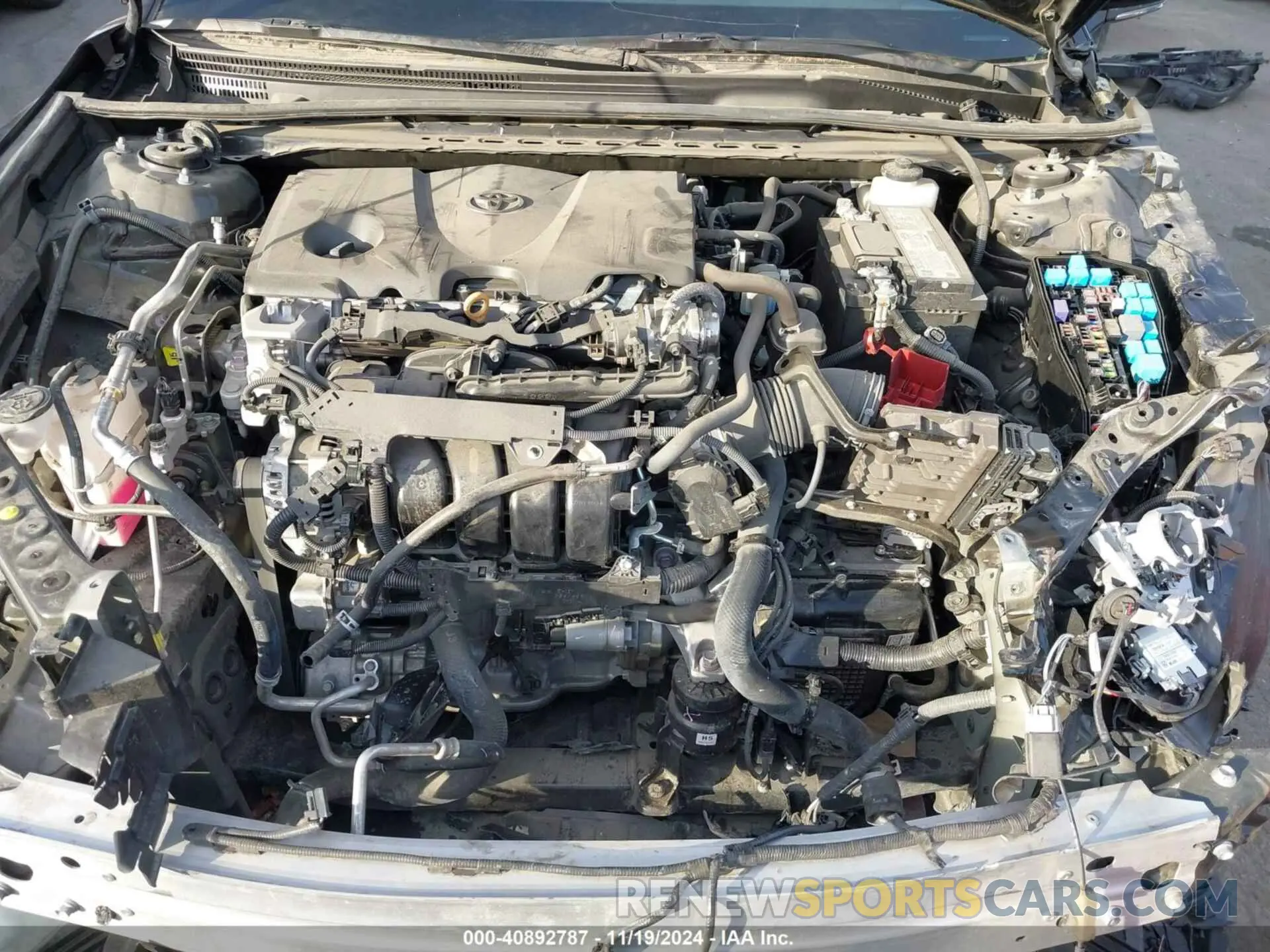 10 fotografías del automóvil dañado 4T1G11AK1RU189261 TOYOTA CAMRY 2024