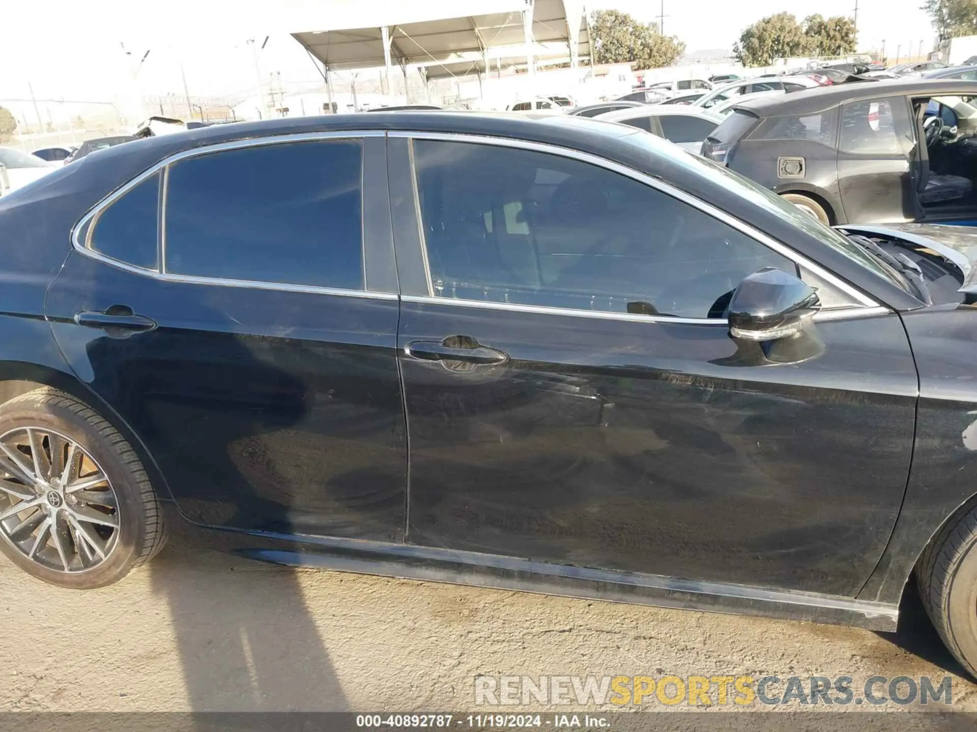 14 fotografías del automóvil dañado 4T1G11AK1RU189261 TOYOTA CAMRY 2024
