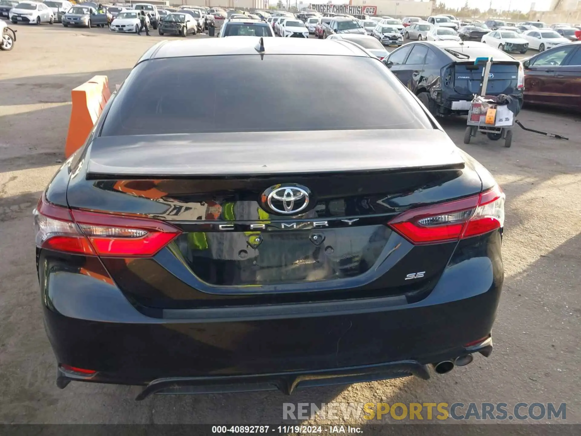 17 fotografías del automóvil dañado 4T1G11AK1RU189261 TOYOTA CAMRY 2024