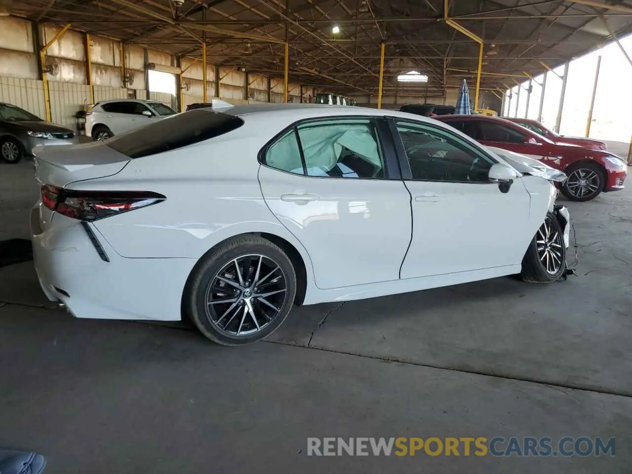 3 fotografías del automóvil dañado 4T1G11AK1RU191284 TOYOTA CAMRY 2024