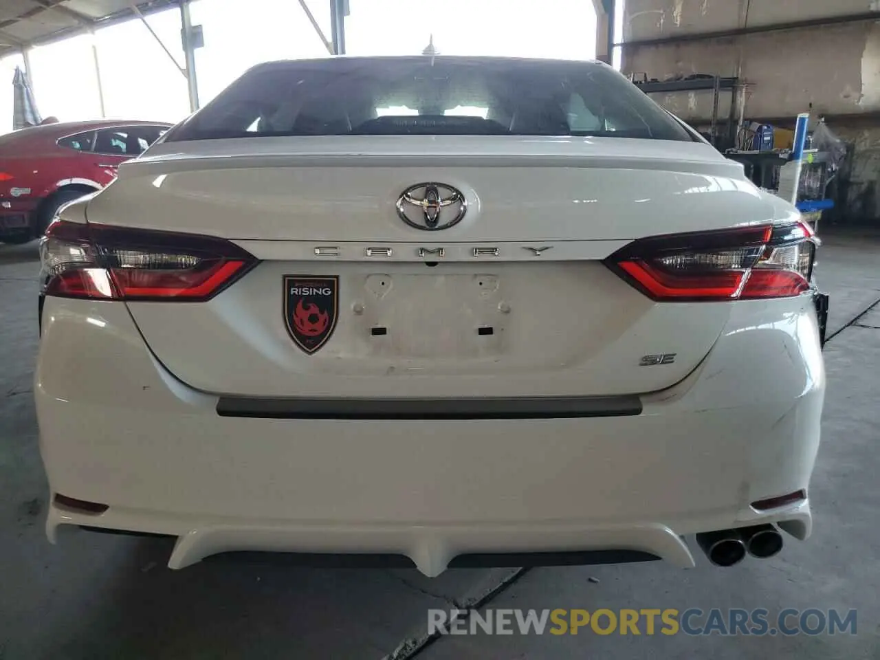 6 fotografías del automóvil dañado 4T1G11AK1RU191284 TOYOTA CAMRY 2024