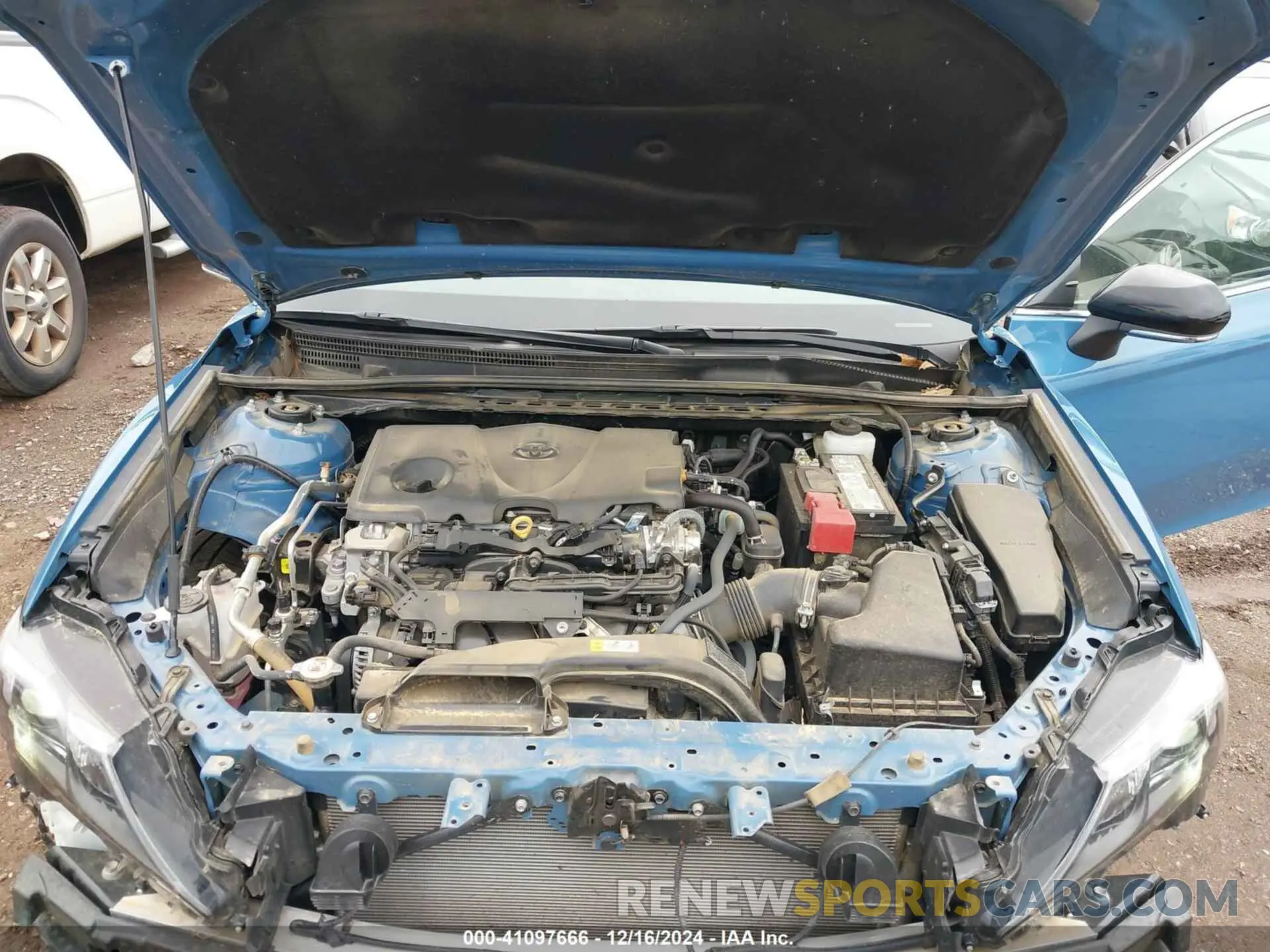 10 fotografías del automóvil dañado 4T1G11AK1RU202638 TOYOTA CAMRY 2024