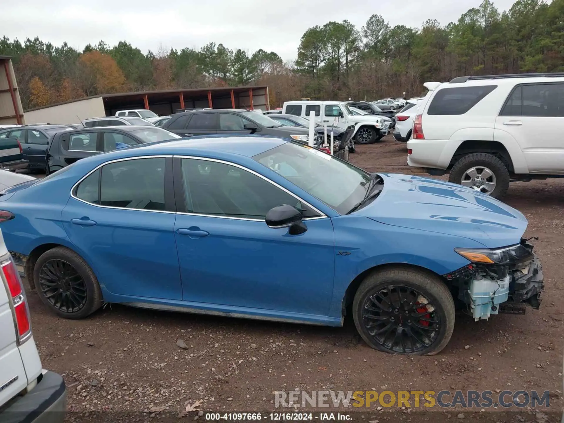 13 fotografías del automóvil dañado 4T1G11AK1RU202638 TOYOTA CAMRY 2024