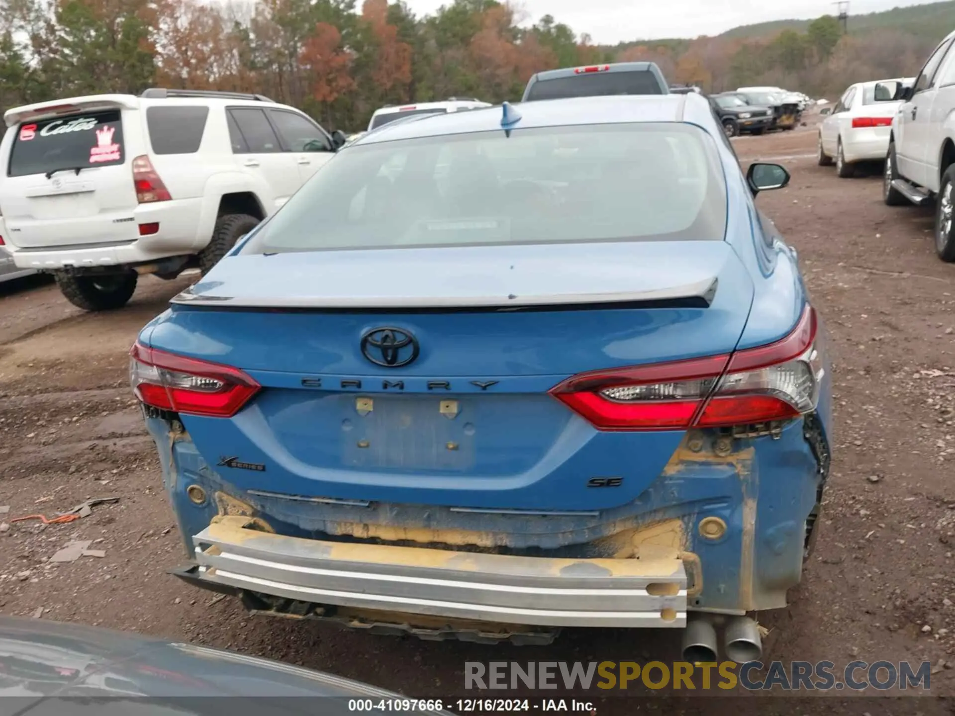 16 fotografías del automóvil dañado 4T1G11AK1RU202638 TOYOTA CAMRY 2024