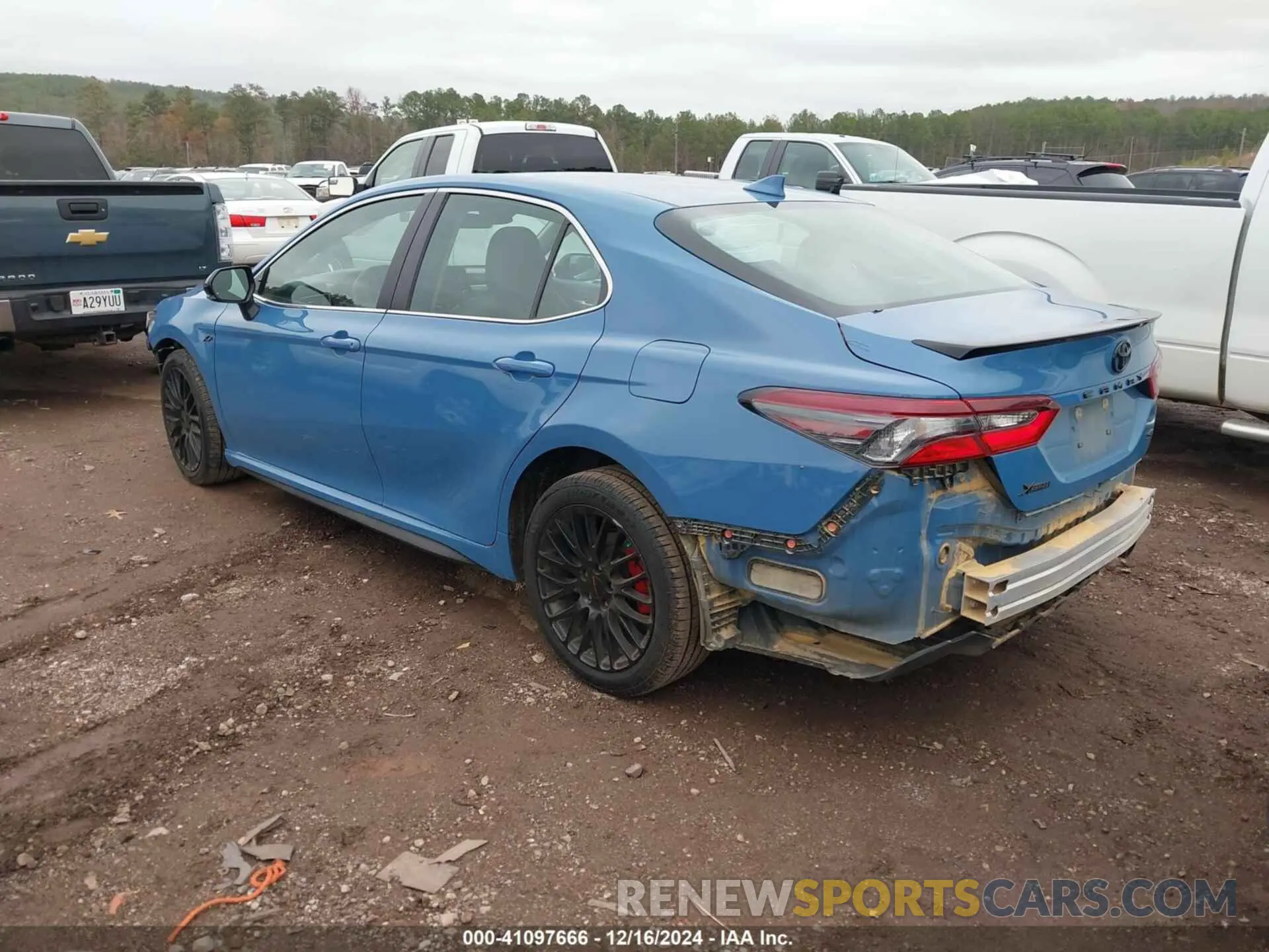 3 fotografías del automóvil dañado 4T1G11AK1RU202638 TOYOTA CAMRY 2024