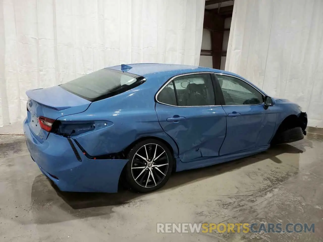 3 fotografías del automóvil dañado 4T1G11AK1RU218466 TOYOTA CAMRY 2024