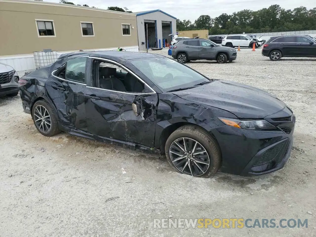 4 fotografías del automóvil dañado 4T1G11AK1RU247076 TOYOTA CAMRY 2024