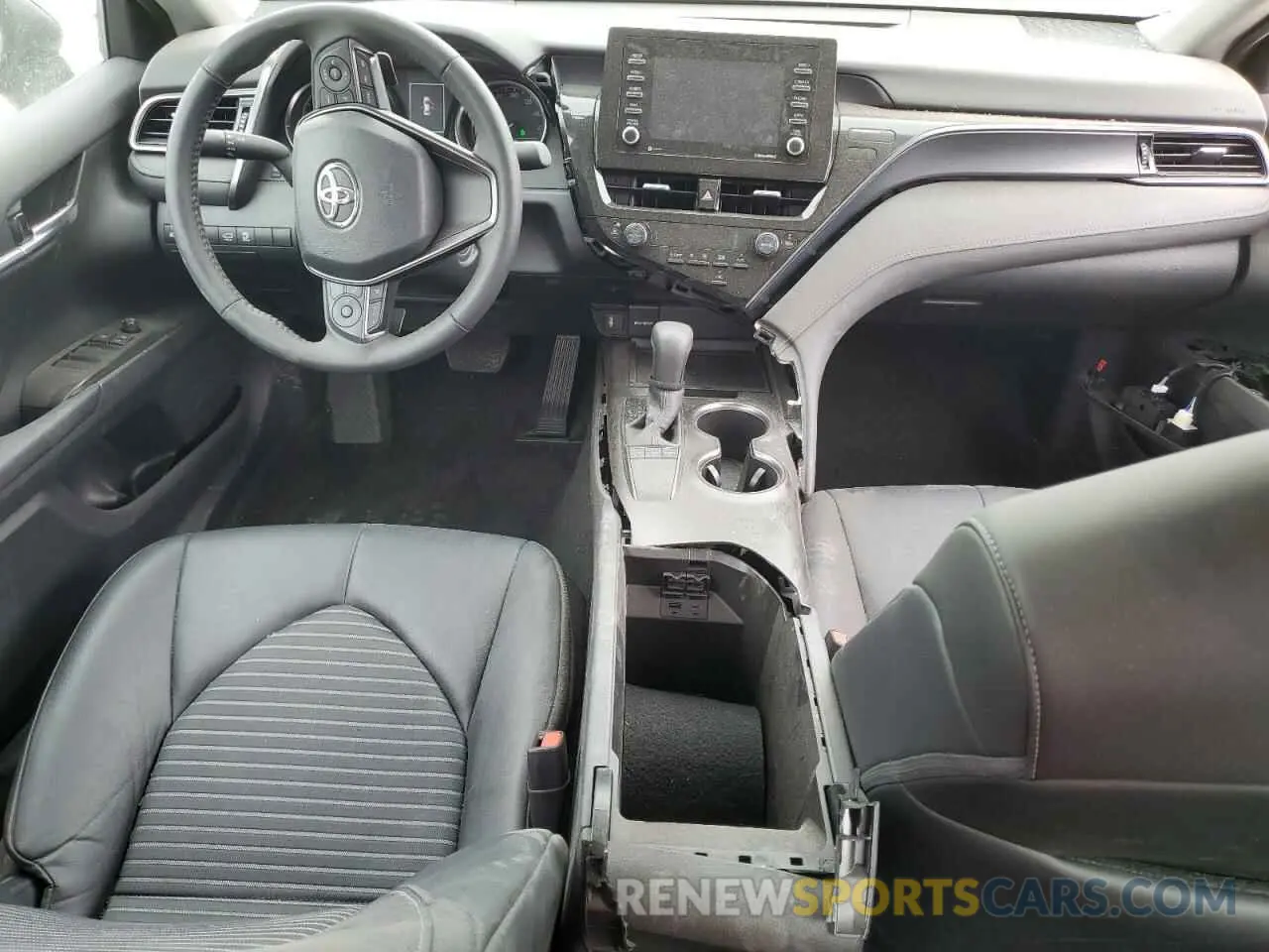 8 fotografías del automóvil dañado 4T1G11AK1RU247076 TOYOTA CAMRY 2024