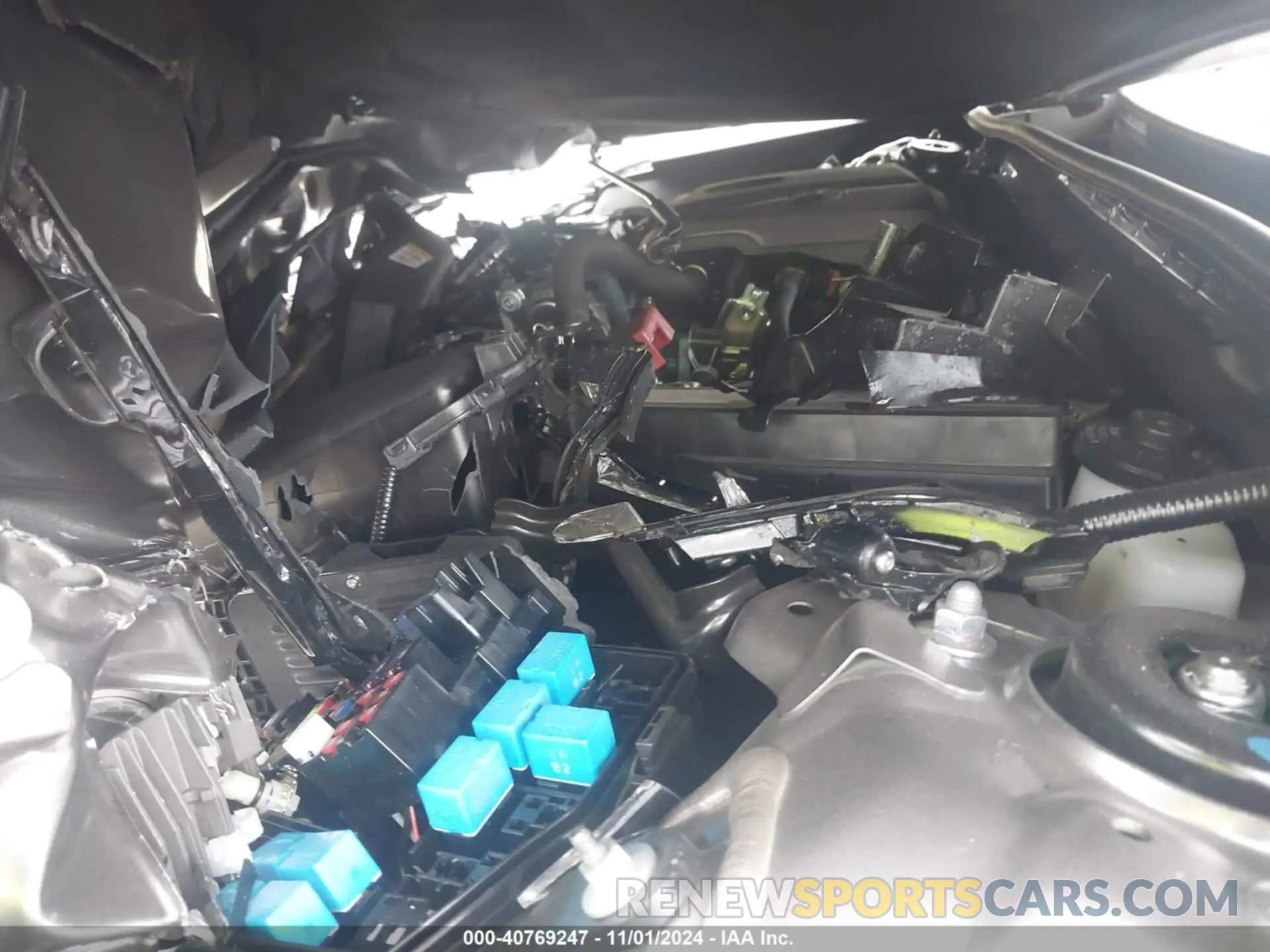 10 fotografías del automóvil dañado 4T1G11AK1RU263830 TOYOTA CAMRY 2024