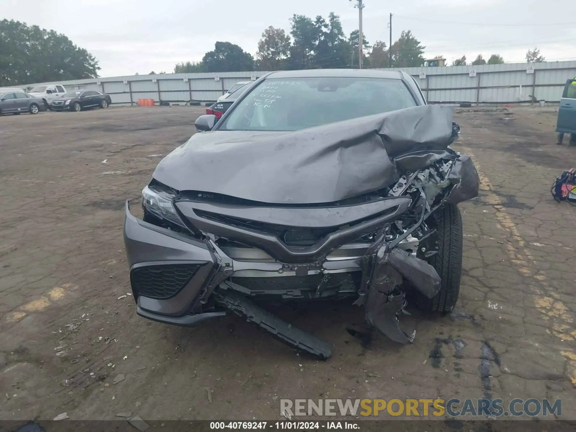 12 fotografías del automóvil dañado 4T1G11AK1RU263830 TOYOTA CAMRY 2024