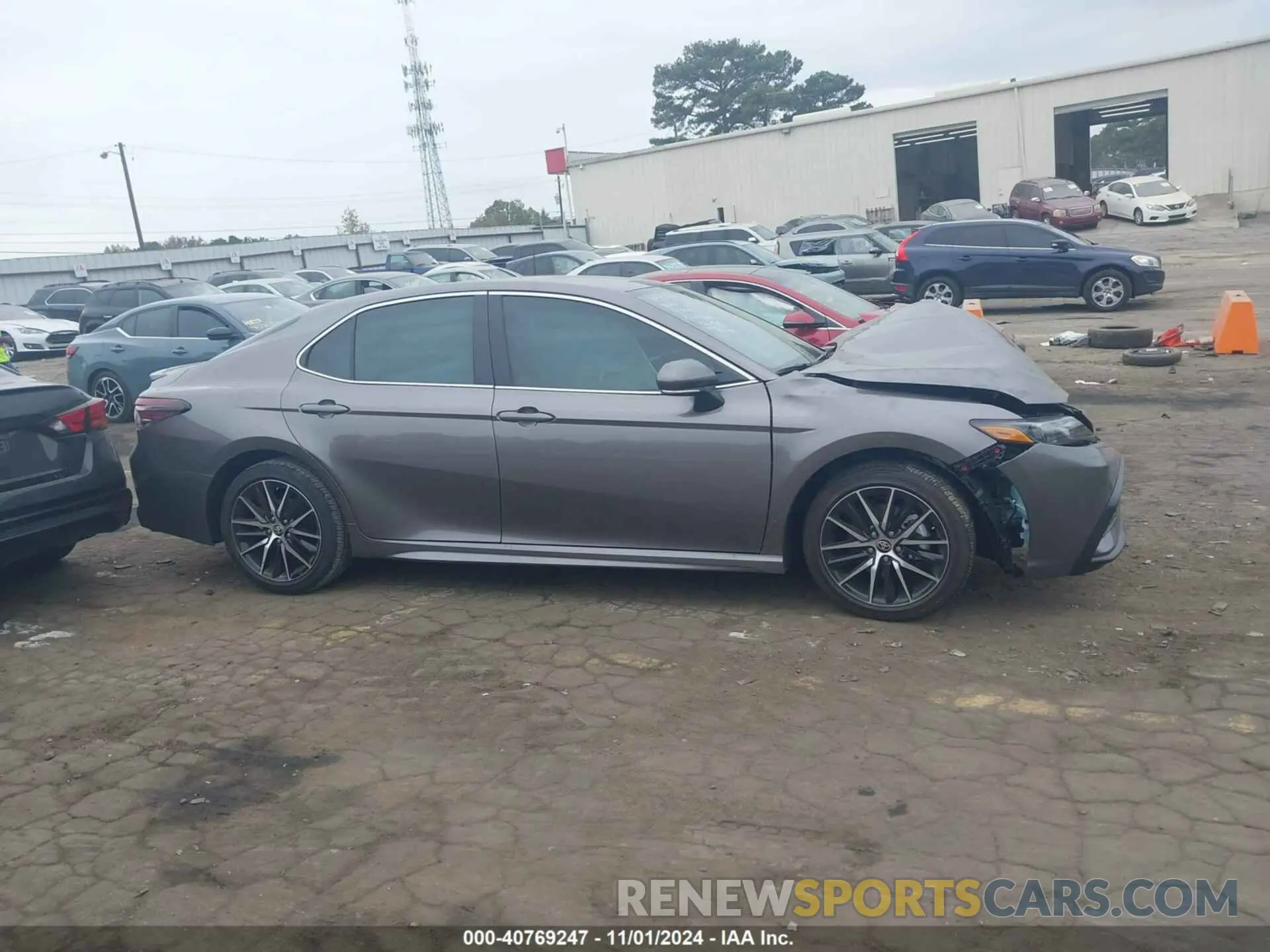 13 fotografías del automóvil dañado 4T1G11AK1RU263830 TOYOTA CAMRY 2024