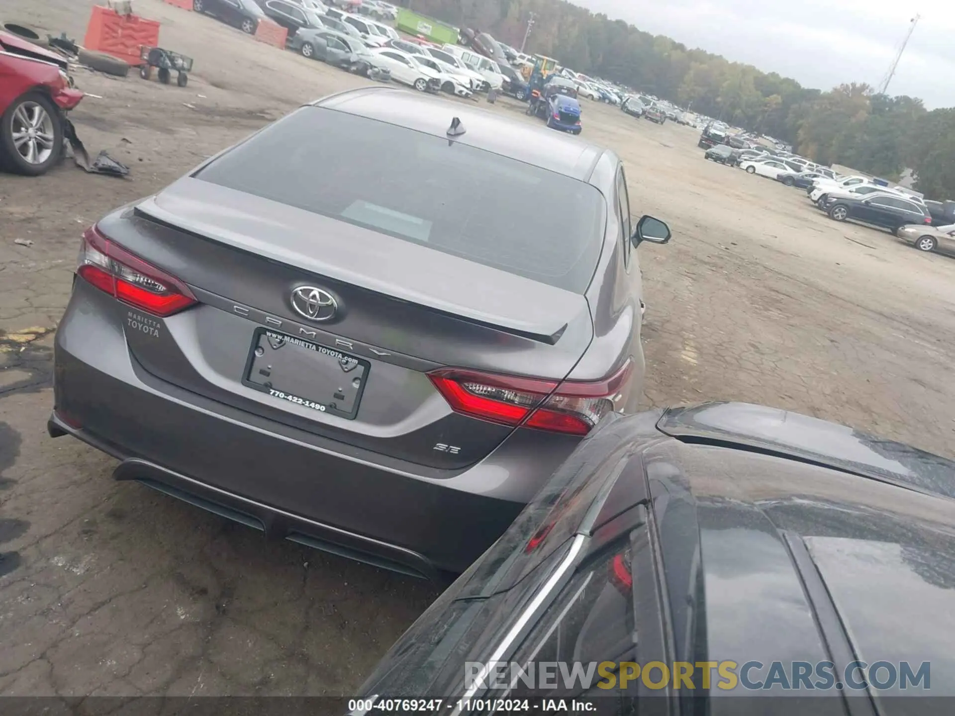 4 fotografías del automóvil dañado 4T1G11AK1RU263830 TOYOTA CAMRY 2024