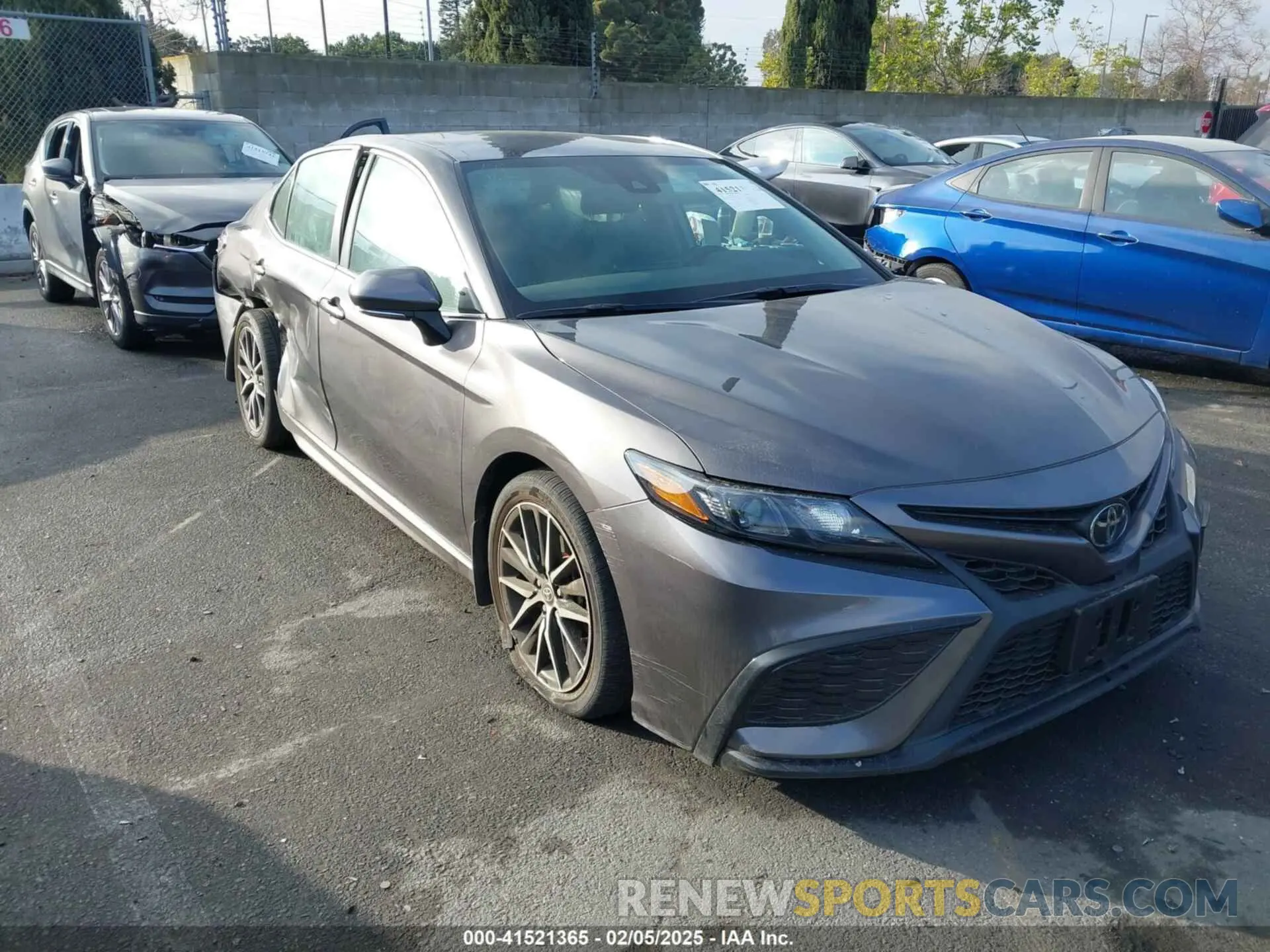 1 fotografías del automóvil dañado 4T1G11AK1RU853705 TOYOTA CAMRY 2024