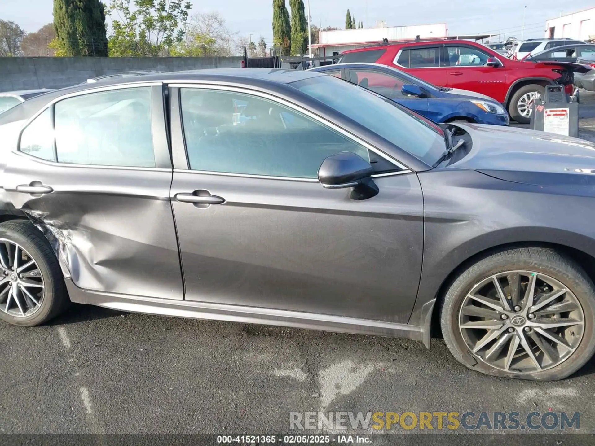 13 fotografías del automóvil dañado 4T1G11AK1RU853705 TOYOTA CAMRY 2024