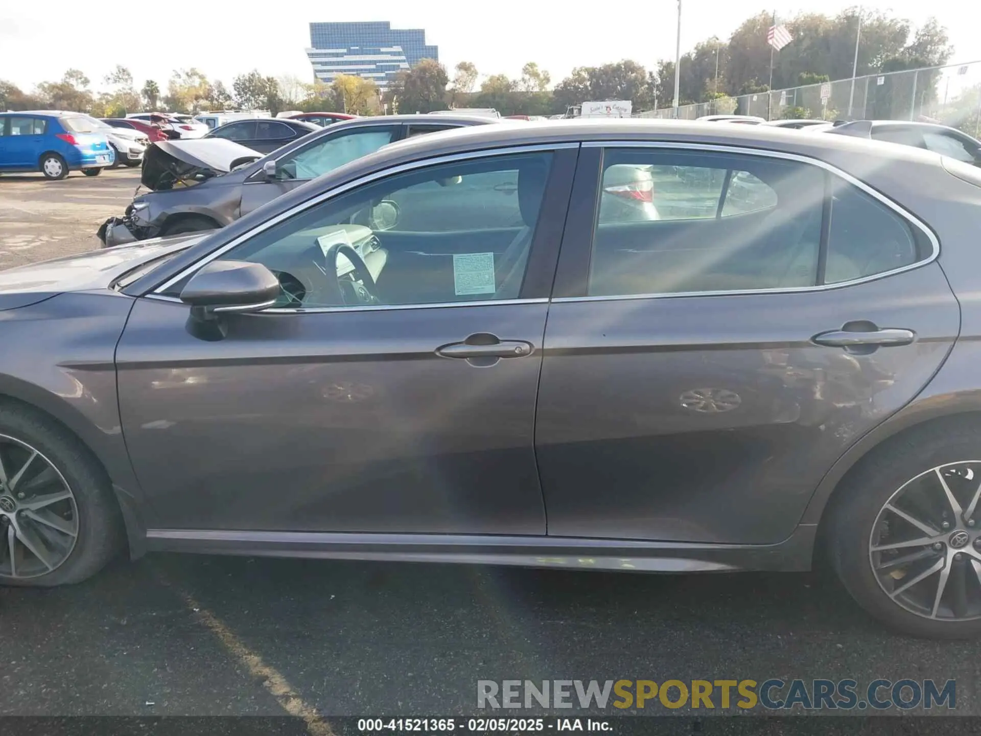 14 fotografías del automóvil dañado 4T1G11AK1RU853705 TOYOTA CAMRY 2024