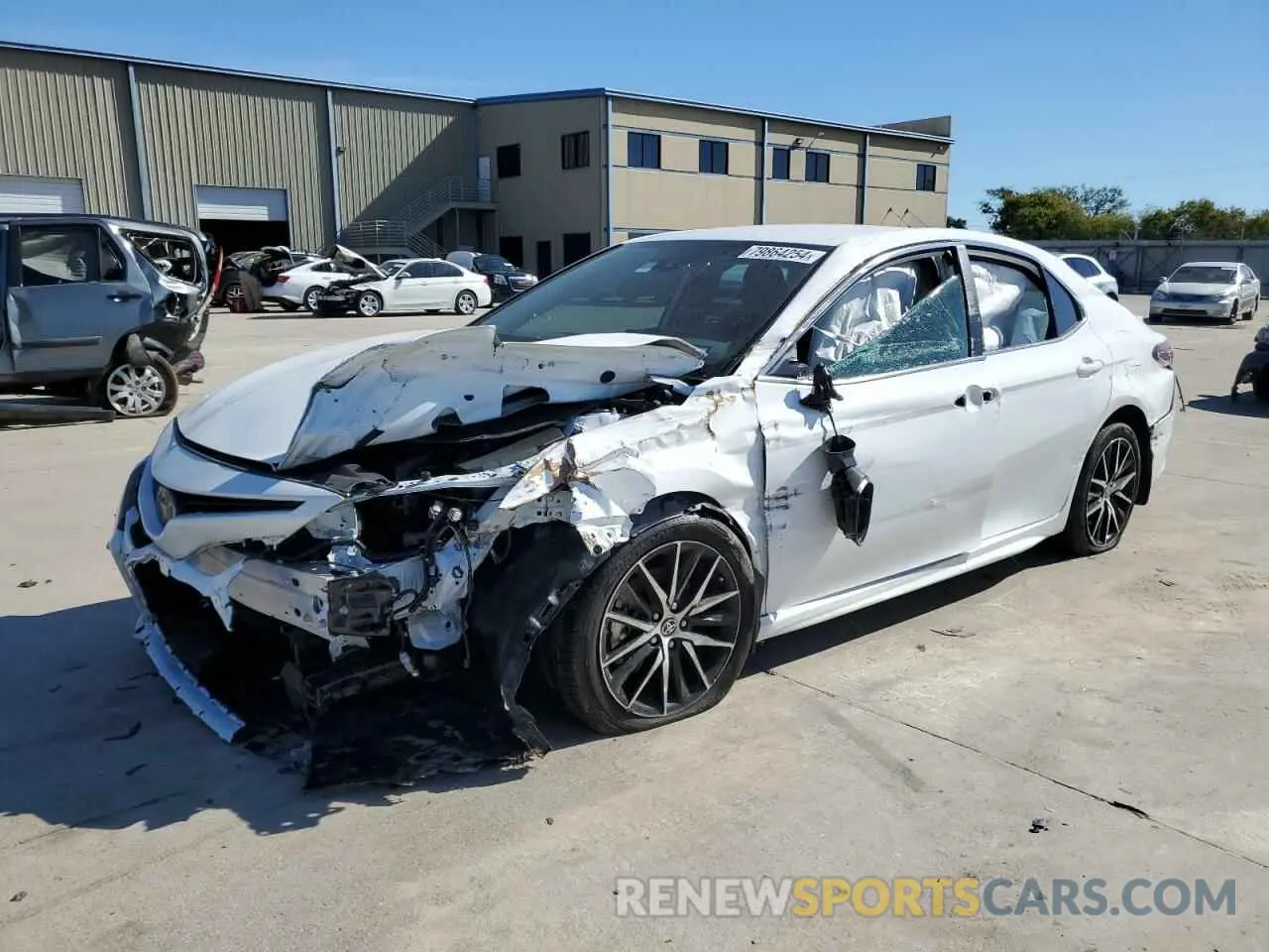 1 fotografías del automóvil dañado 4T1G11AK1RU856670 TOYOTA CAMRY 2024