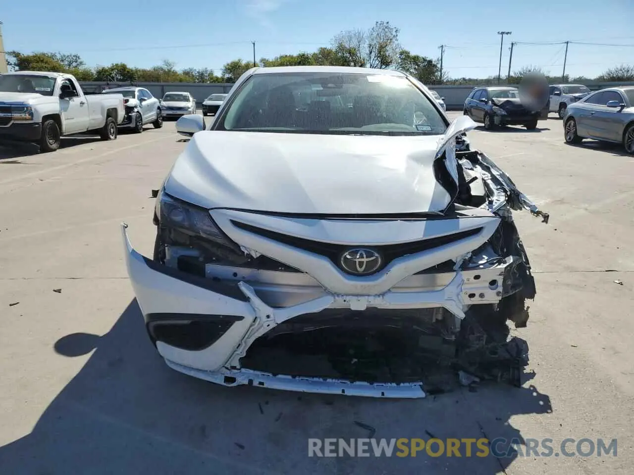 5 fotografías del automóvil dañado 4T1G11AK1RU856670 TOYOTA CAMRY 2024