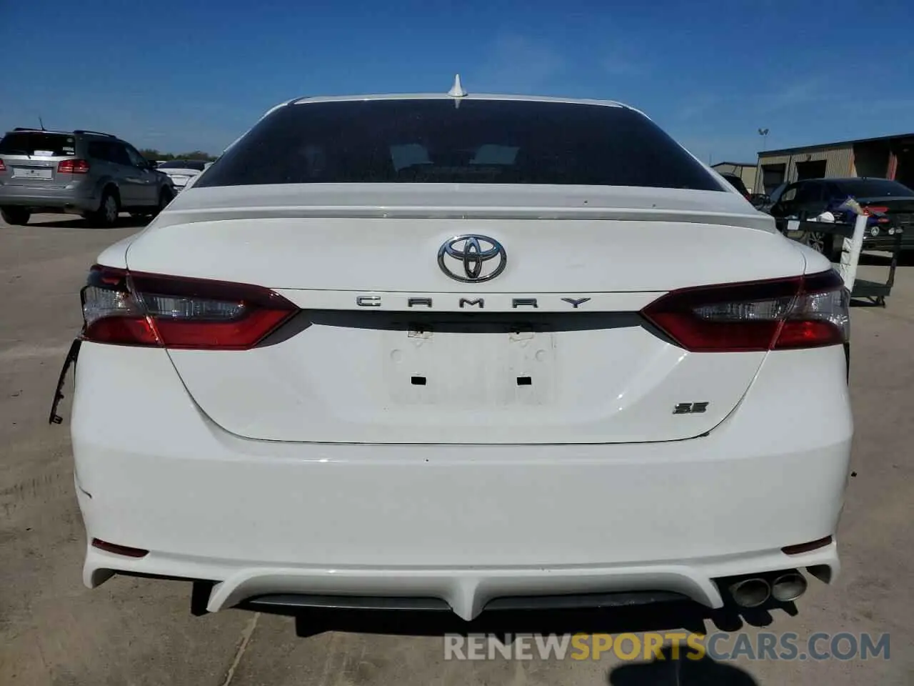 6 fotografías del automóvil dañado 4T1G11AK1RU856670 TOYOTA CAMRY 2024