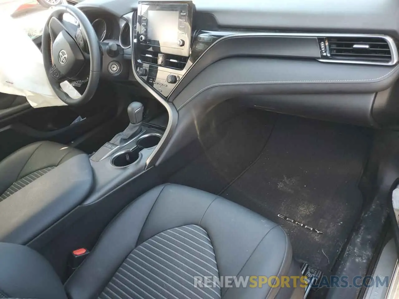 8 fotografías del automóvil dañado 4T1G11AK1RU856670 TOYOTA CAMRY 2024