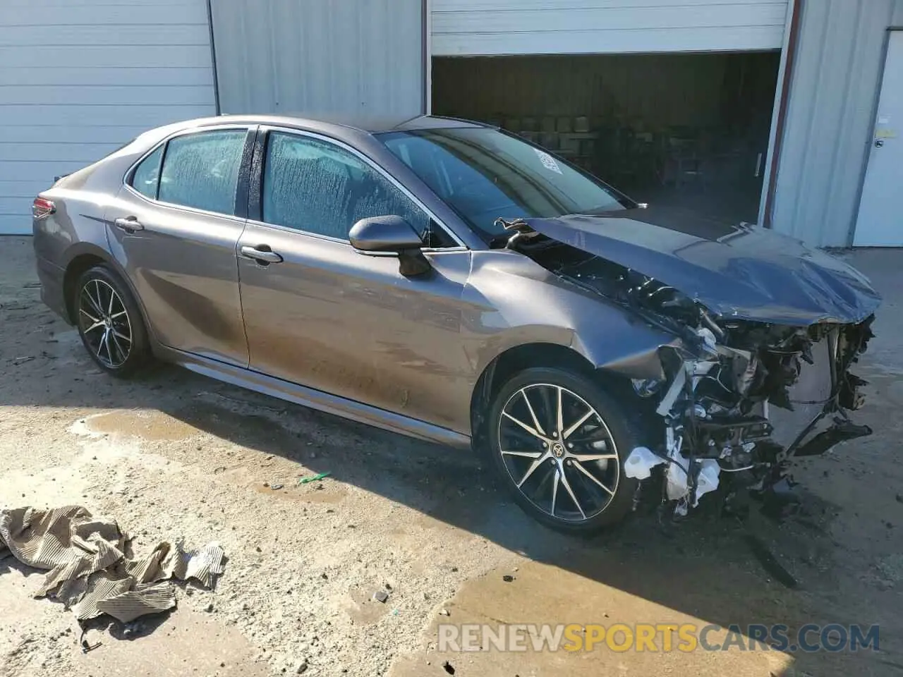 4 fotografías del automóvil dañado 4T1G11AK1RU862498 TOYOTA CAMRY 2024
