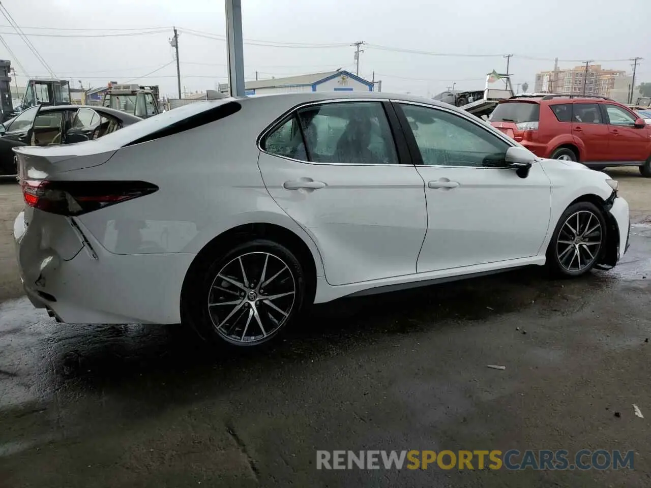 3 fotografías del automóvil dañado 4T1G11AK1RU887028 TOYOTA CAMRY 2024