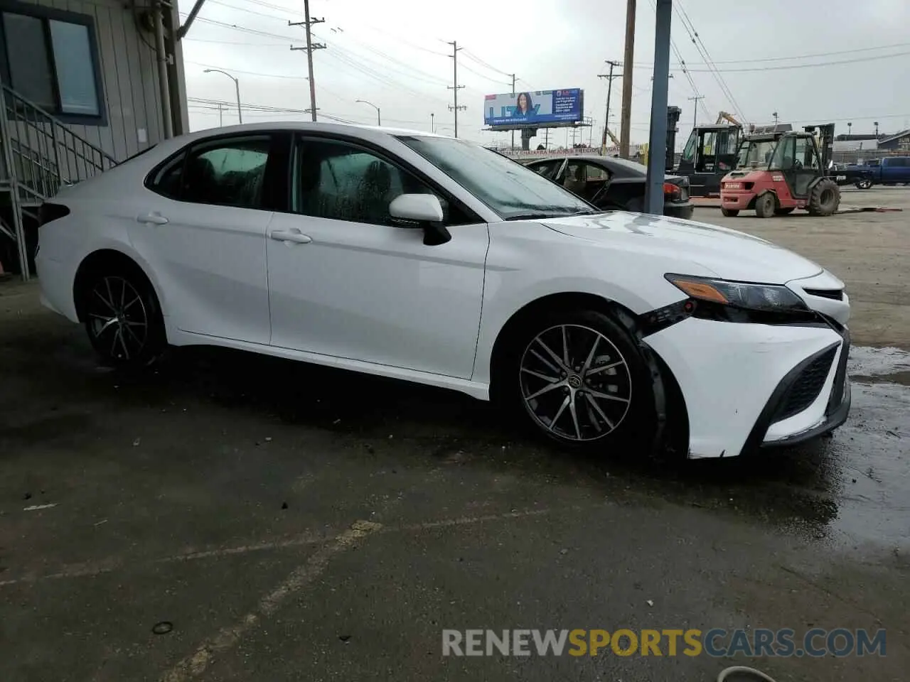 4 fotografías del automóvil dañado 4T1G11AK1RU887028 TOYOTA CAMRY 2024