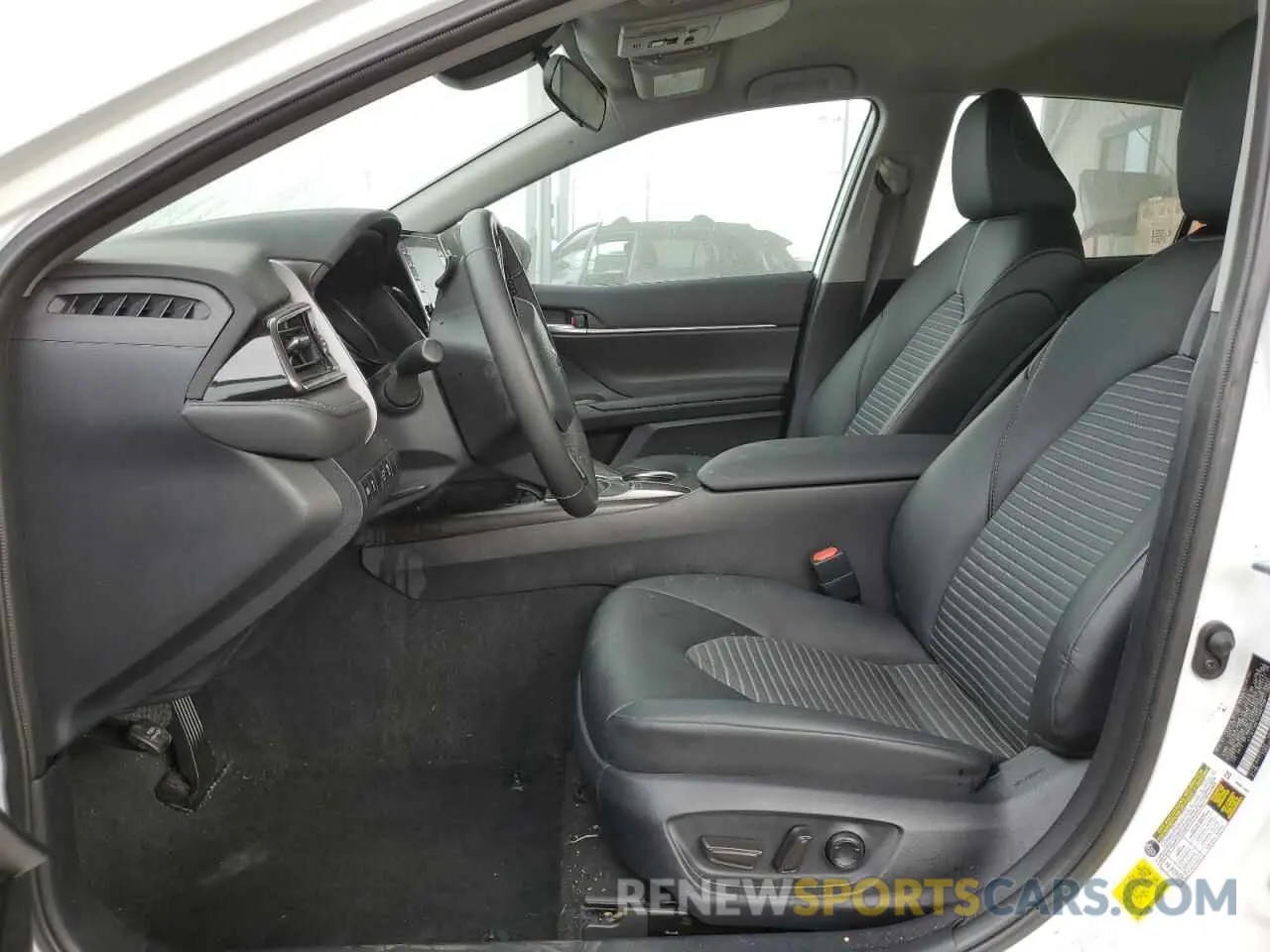 7 fotografías del automóvil dañado 4T1G11AK1RU887028 TOYOTA CAMRY 2024