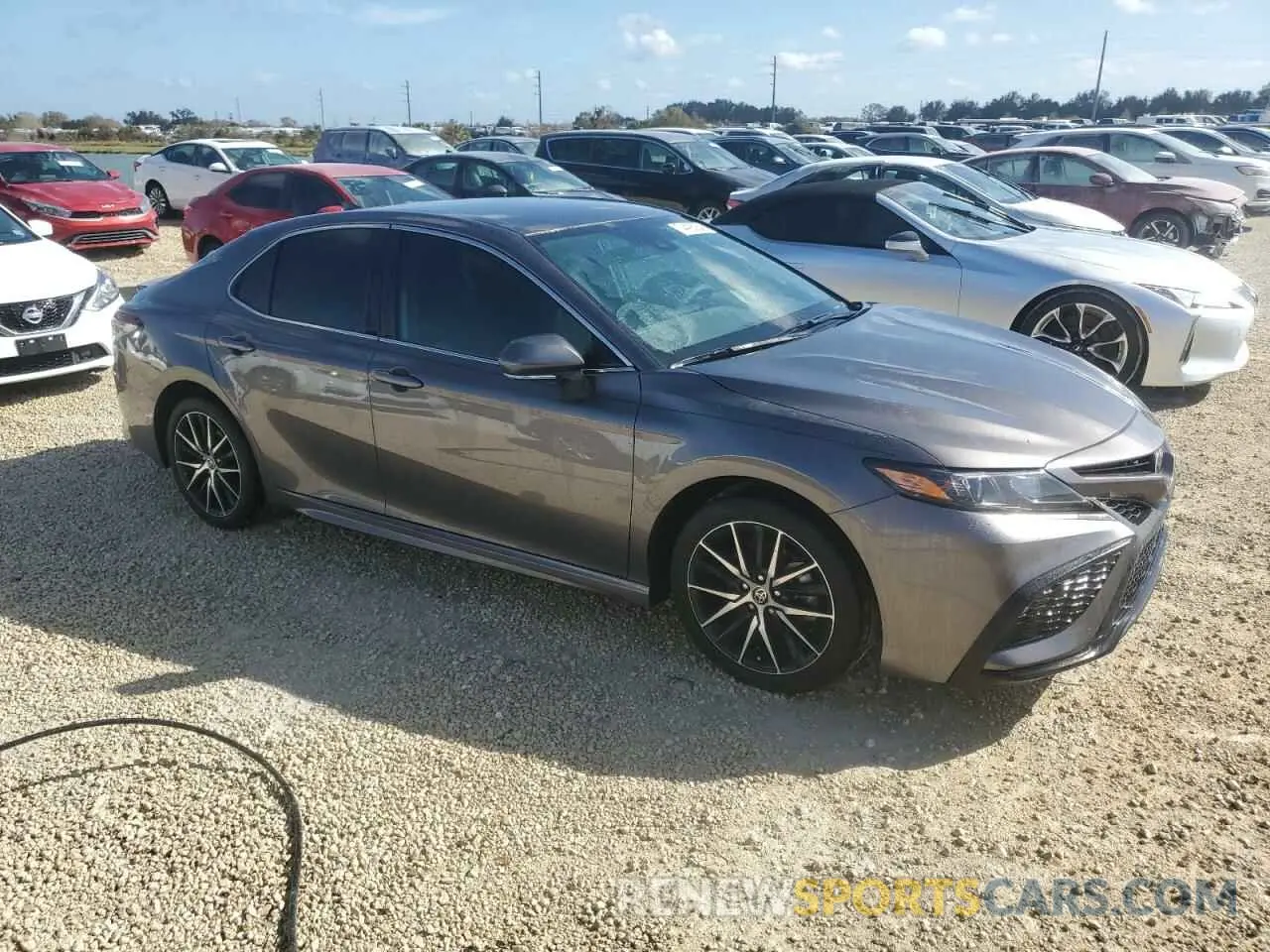 4 fotografías del automóvil dañado 4T1G11AK1RU889197 TOYOTA CAMRY 2024