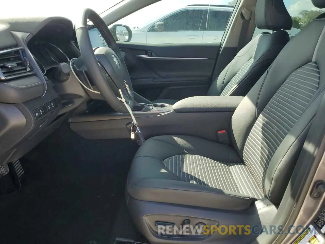 7 fotografías del automóvil dañado 4T1G11AK1RU889197 TOYOTA CAMRY 2024