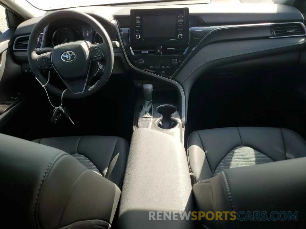 8 fotografías del automóvil dañado 4T1G11AK1RU889197 TOYOTA CAMRY 2024