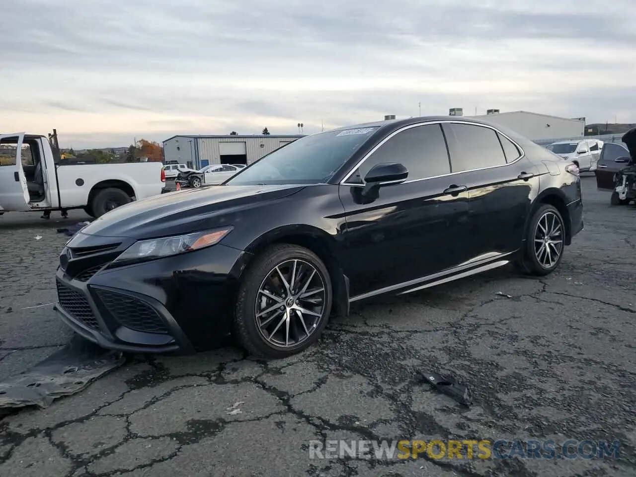 1 fotografías del automóvil dañado 4T1G11AK2RU195425 TOYOTA CAMRY 2024