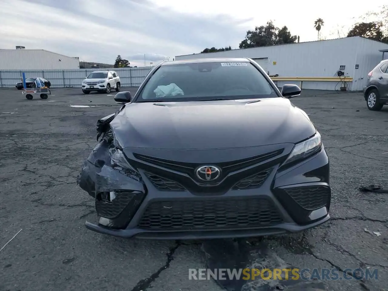 5 fotografías del automóvil dañado 4T1G11AK2RU195425 TOYOTA CAMRY 2024