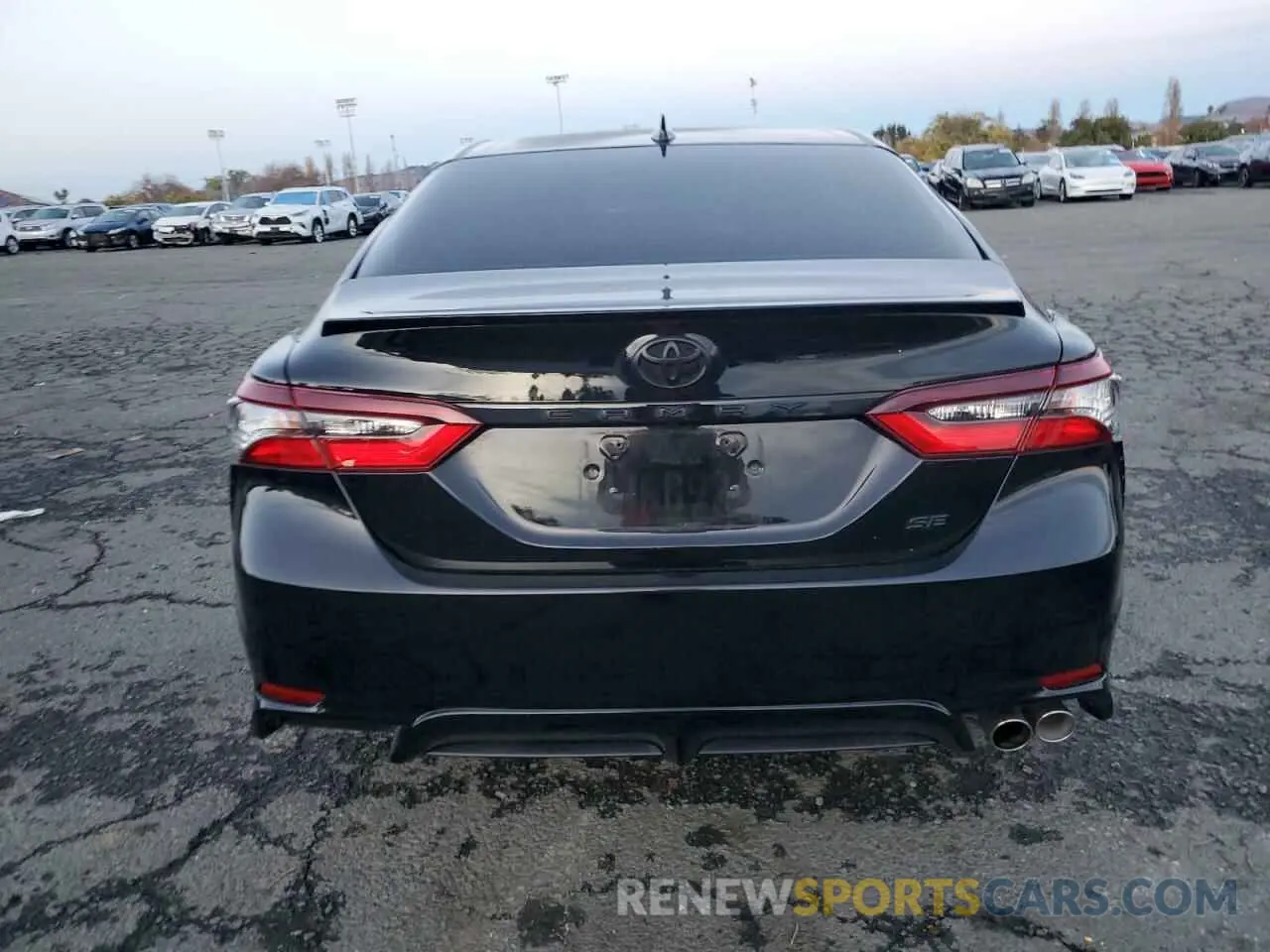 6 fotografías del automóvil dañado 4T1G11AK2RU195425 TOYOTA CAMRY 2024