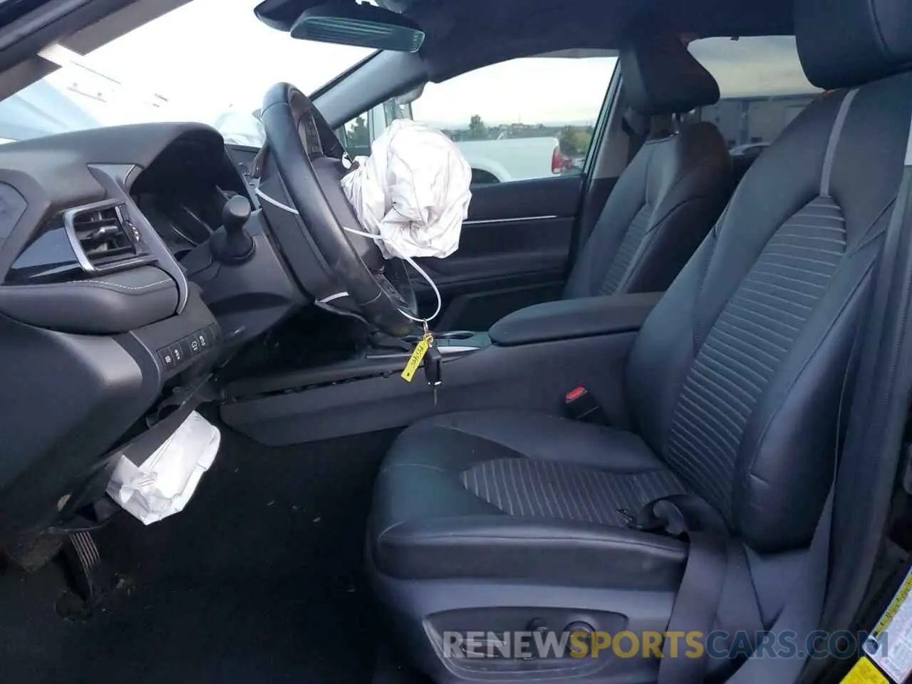 7 fotografías del automóvil dañado 4T1G11AK2RU195425 TOYOTA CAMRY 2024