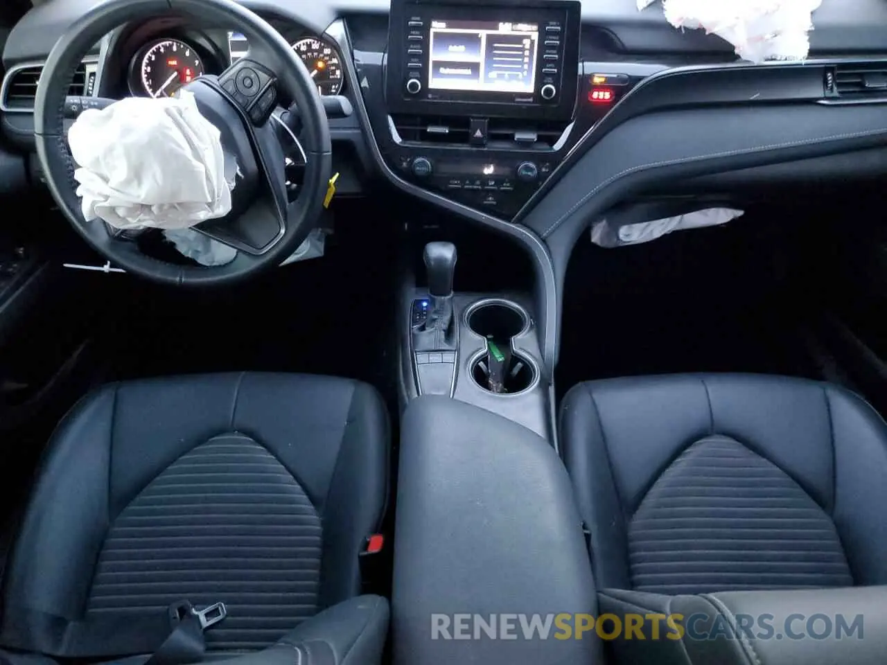 8 fotografías del automóvil dañado 4T1G11AK2RU195425 TOYOTA CAMRY 2024