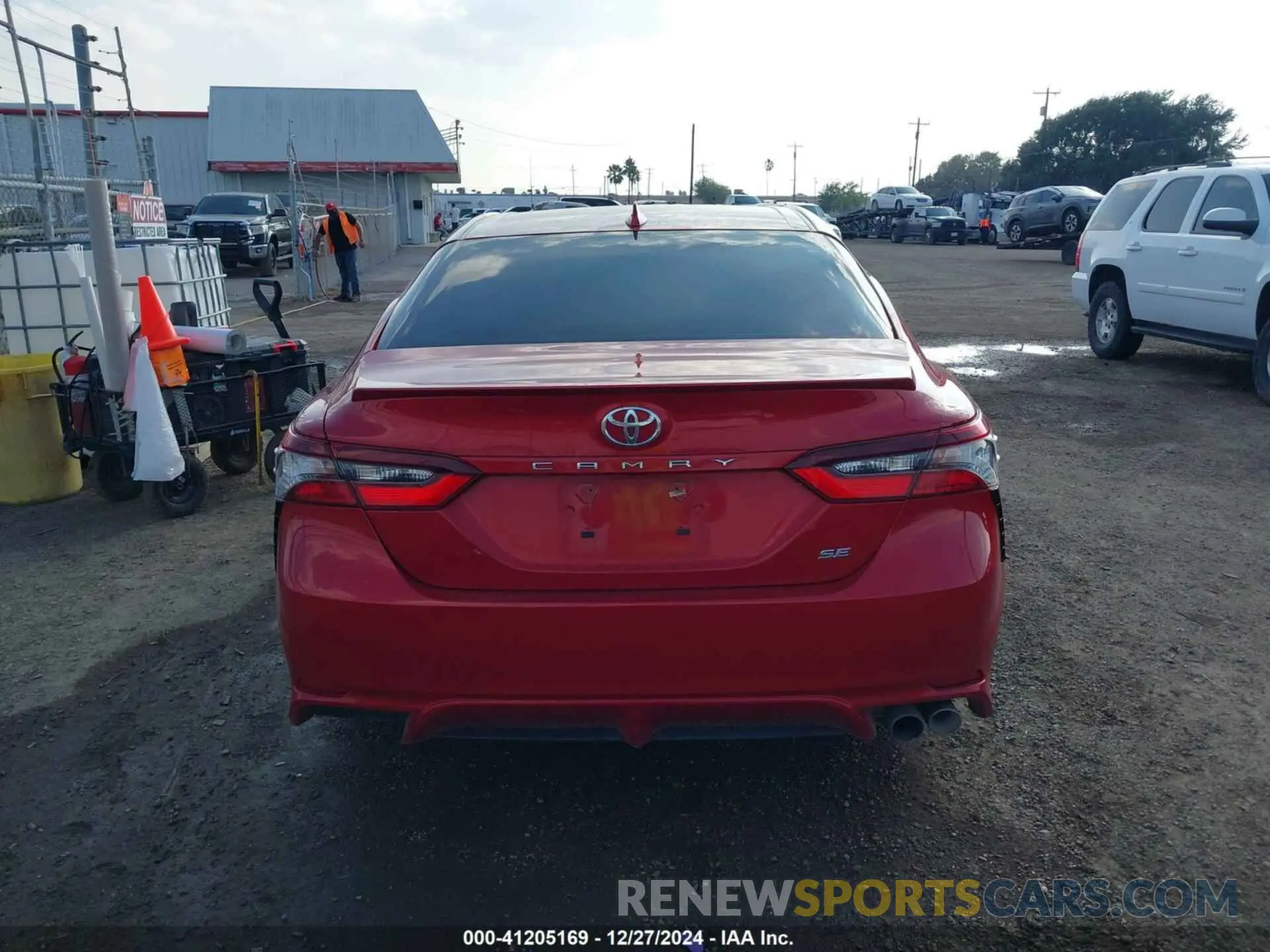 17 fotografías del automóvil dañado 4T1G11AK2RU201871 TOYOTA CAMRY 2024