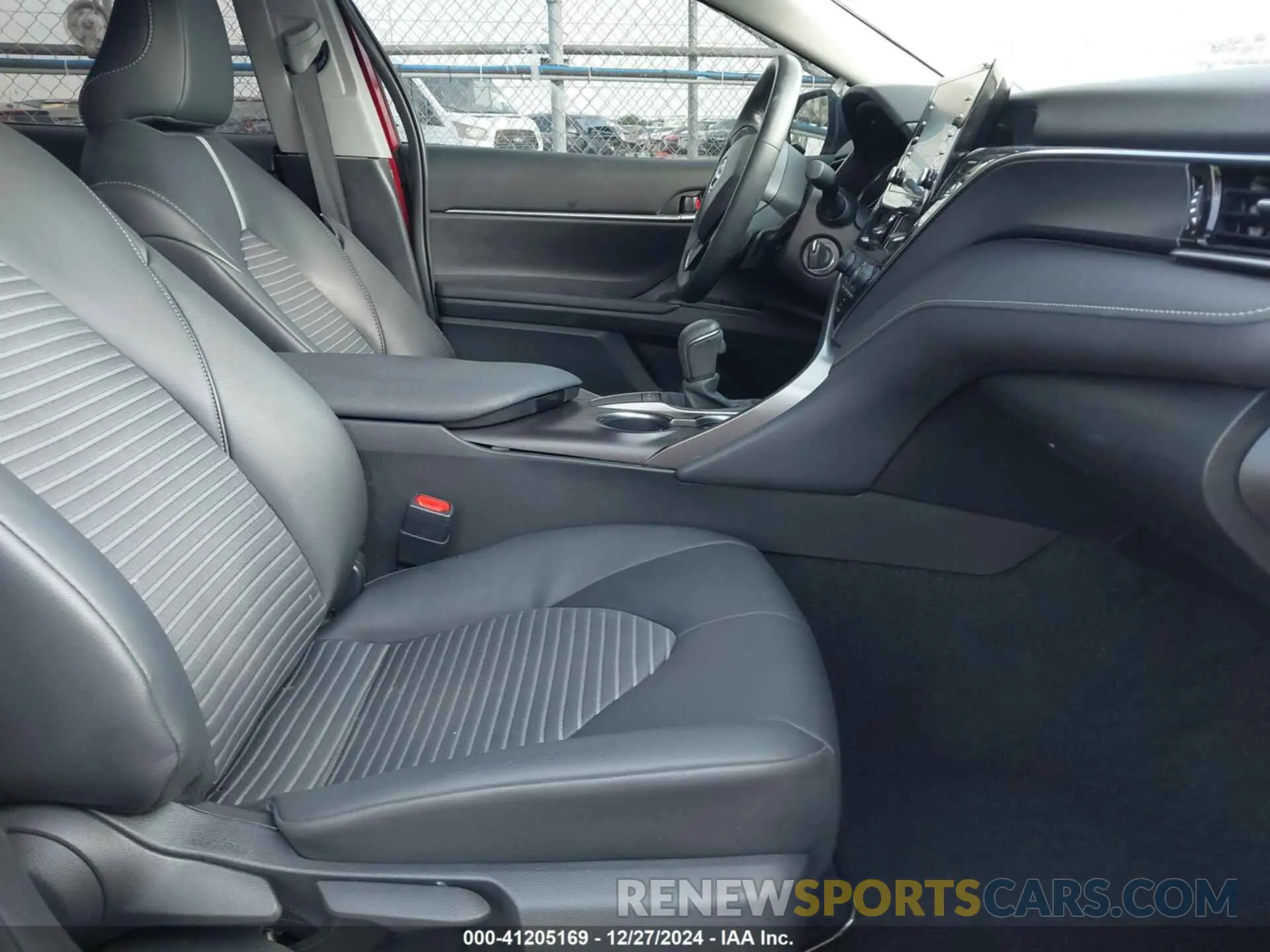 5 fotografías del automóvil dañado 4T1G11AK2RU201871 TOYOTA CAMRY 2024