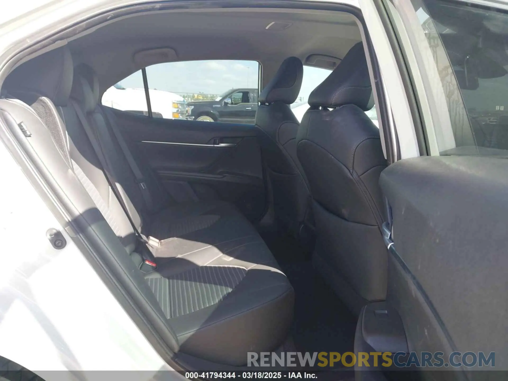 8 fotografías del automóvil dañado 4T1G11AK2RU212191 TOYOTA CAMRY 2024