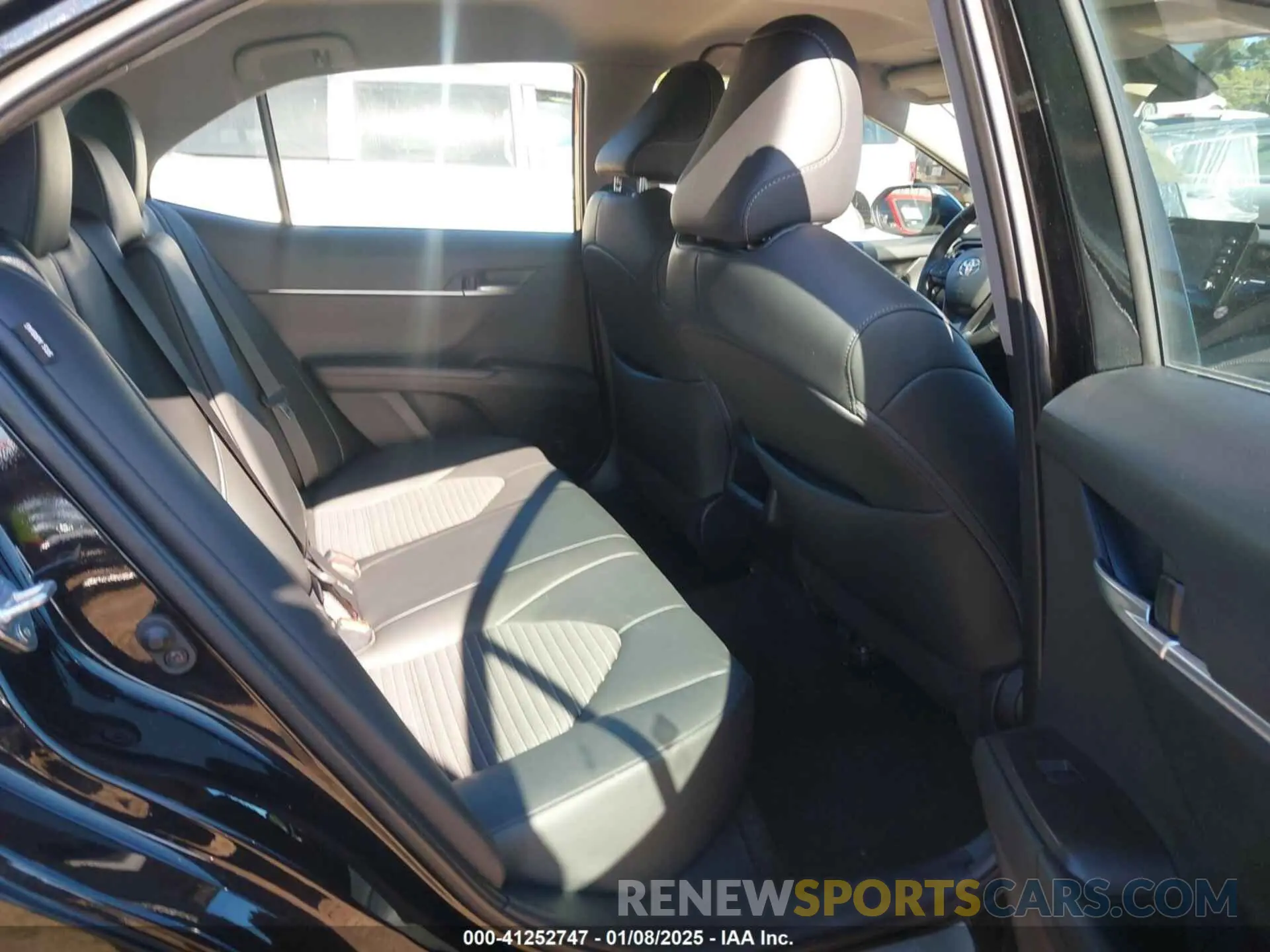 8 fotografías del automóvil dañado 4T1G11AK2RU215382 TOYOTA CAMRY 2024
