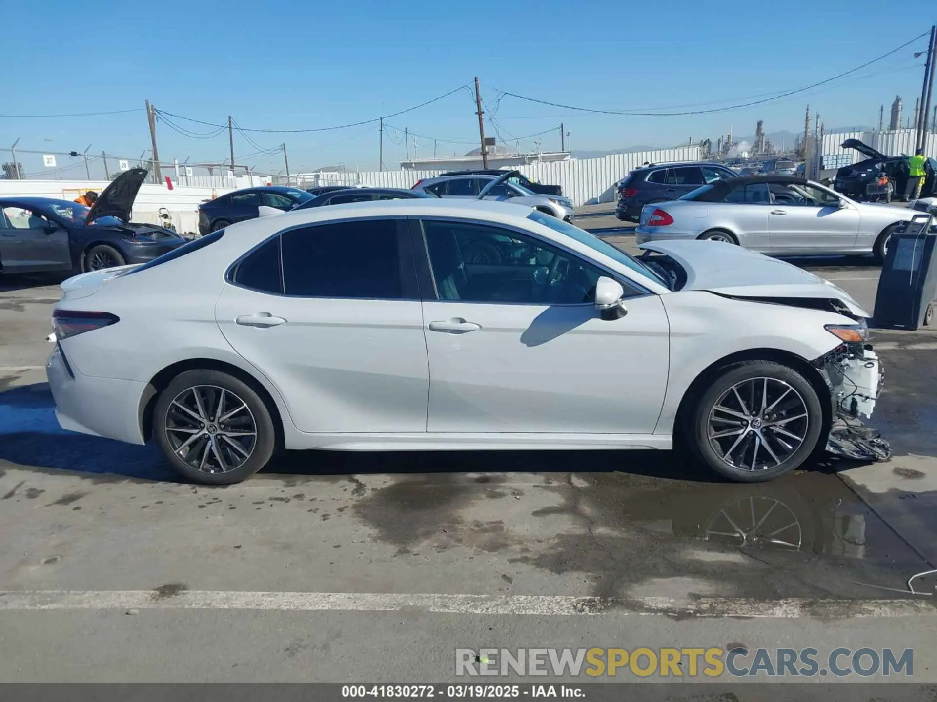 13 fotografías del automóvil dañado 4T1G11AK2RU240279 TOYOTA CAMRY 2024