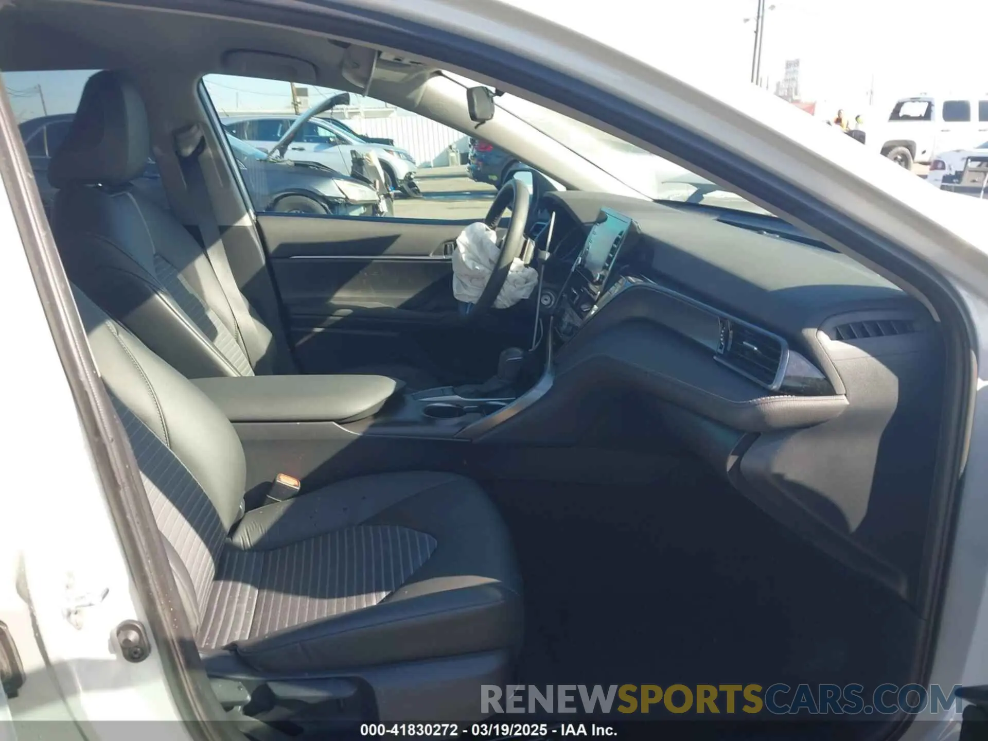 5 fotografías del automóvil dañado 4T1G11AK2RU240279 TOYOTA CAMRY 2024