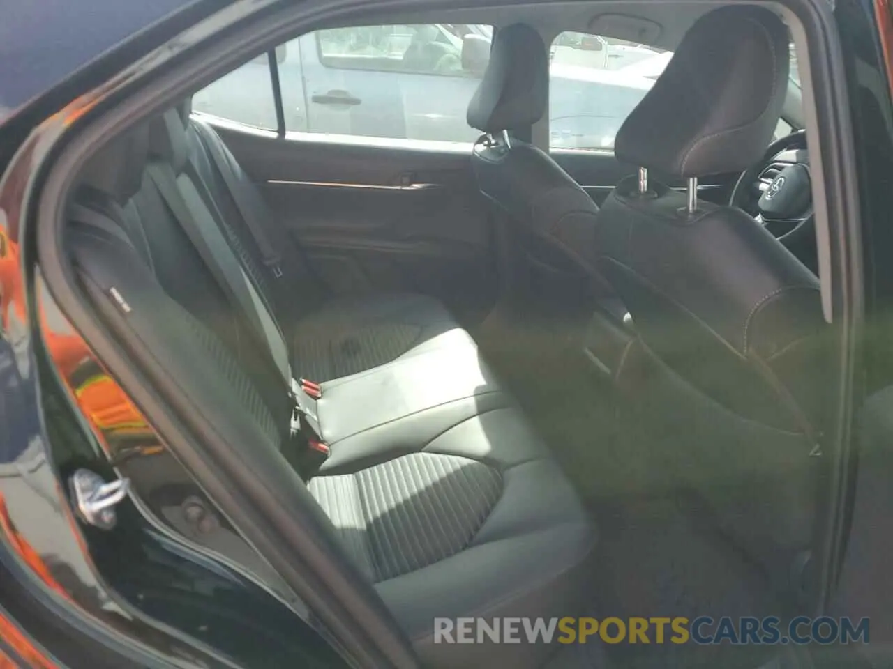 10 fotografías del automóvil dañado 4T1G11AK2RU247085 TOYOTA CAMRY 2024