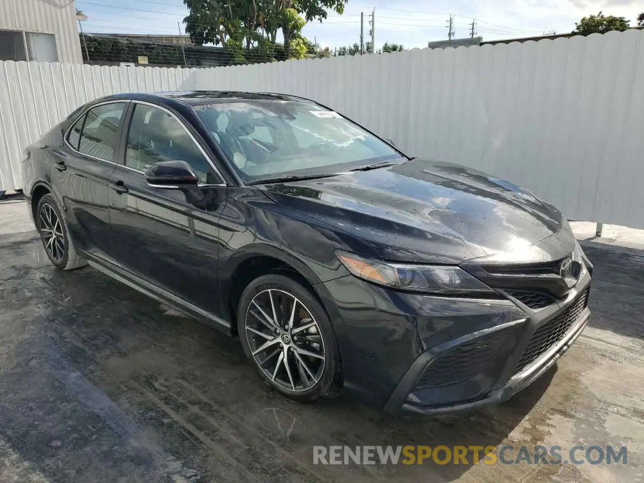 4 fotografías del automóvil dañado 4T1G11AK2RU247085 TOYOTA CAMRY 2024